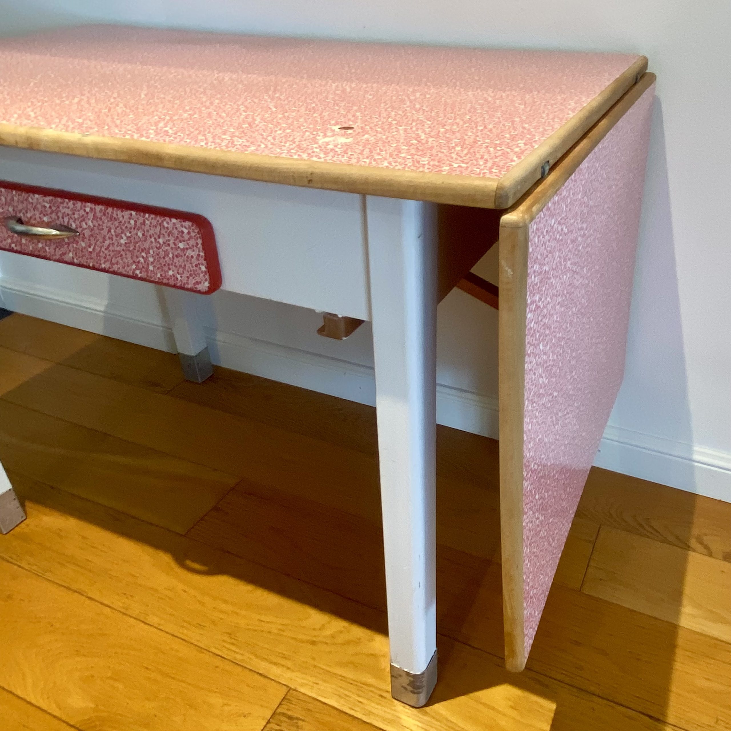 Table Vintage En Formica Rouge Lalmachine