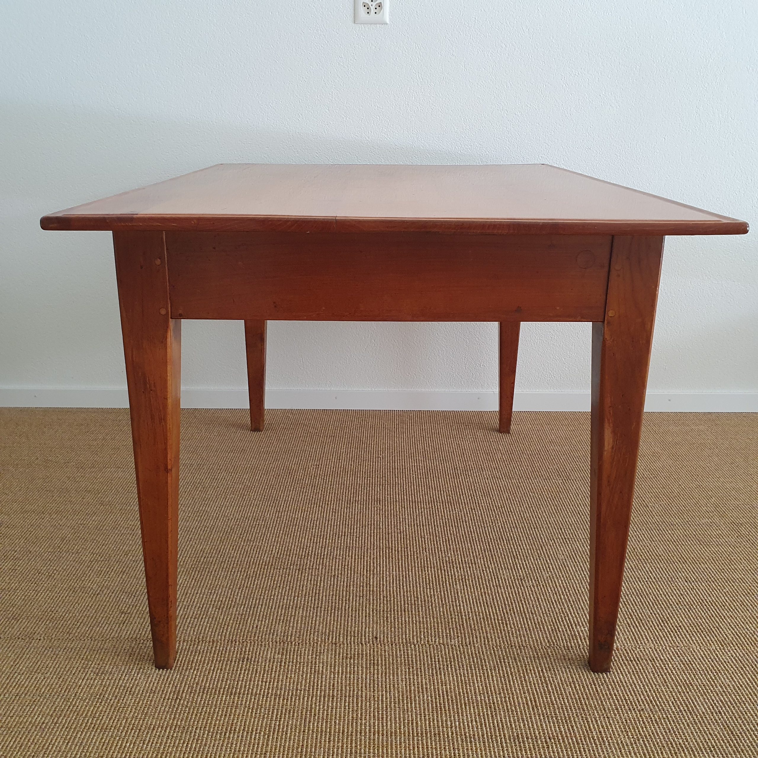 Table à manger en cerisier – Image 2