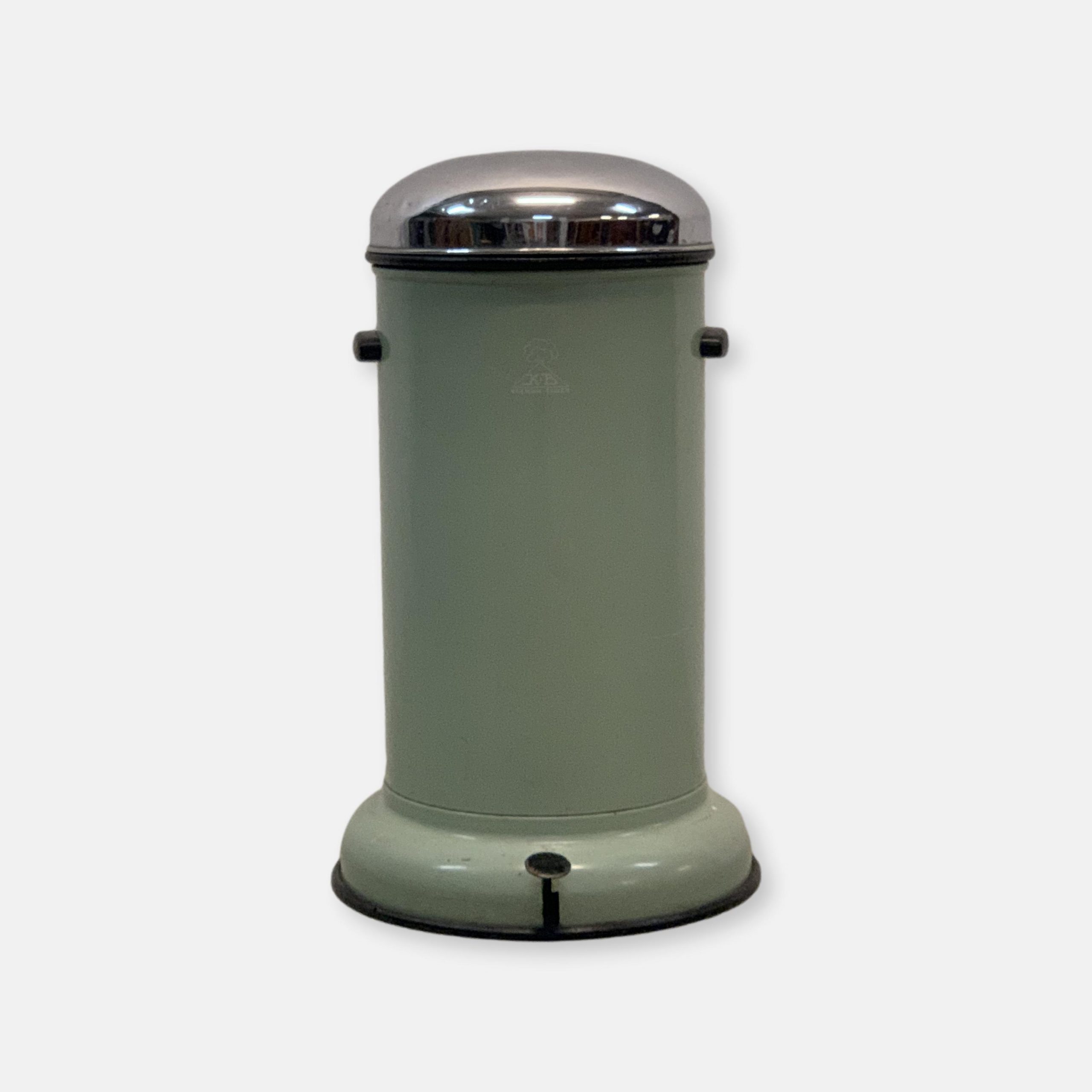 Poubelle métallique