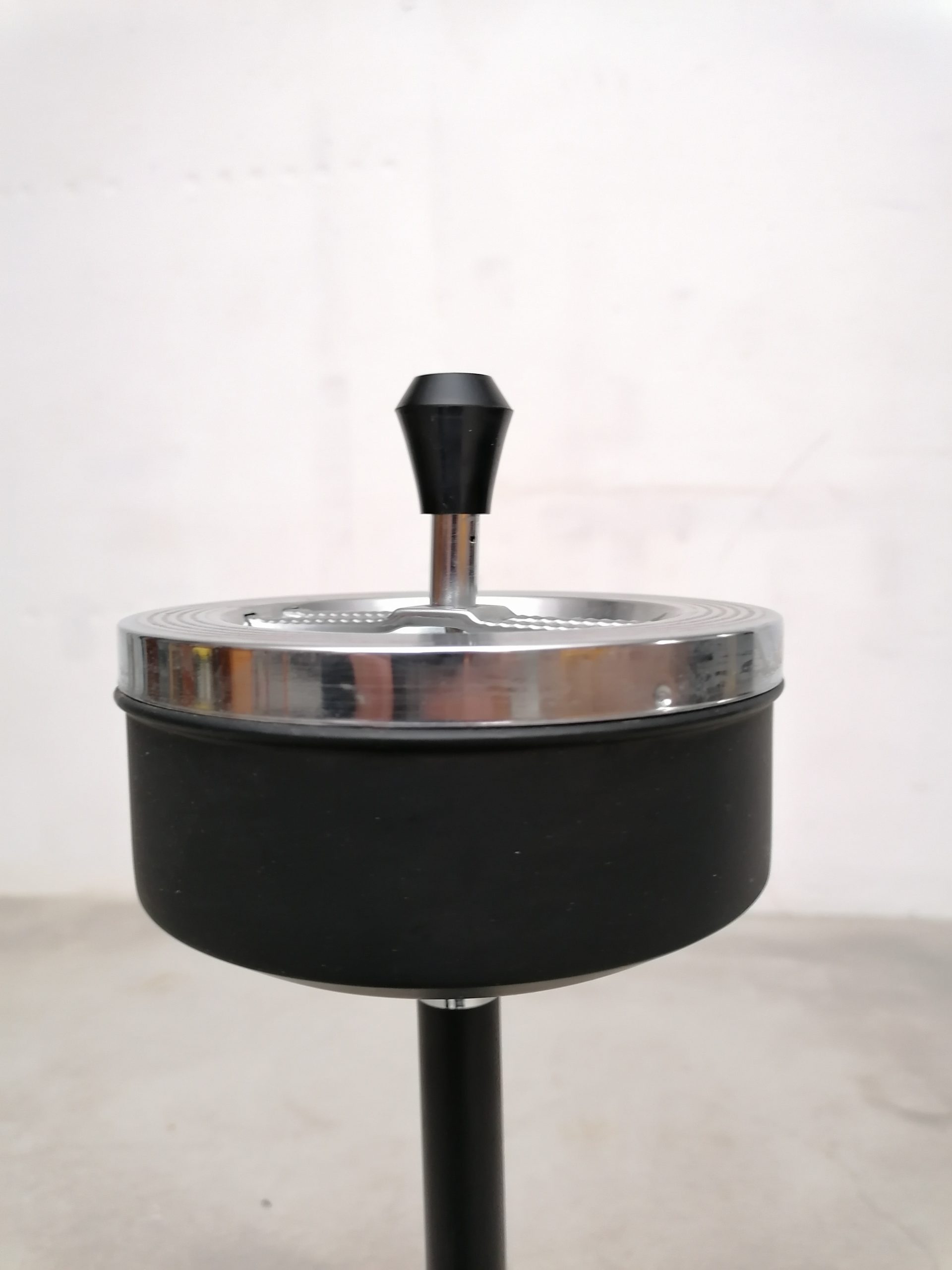 Cendrier sur pied – Image 3