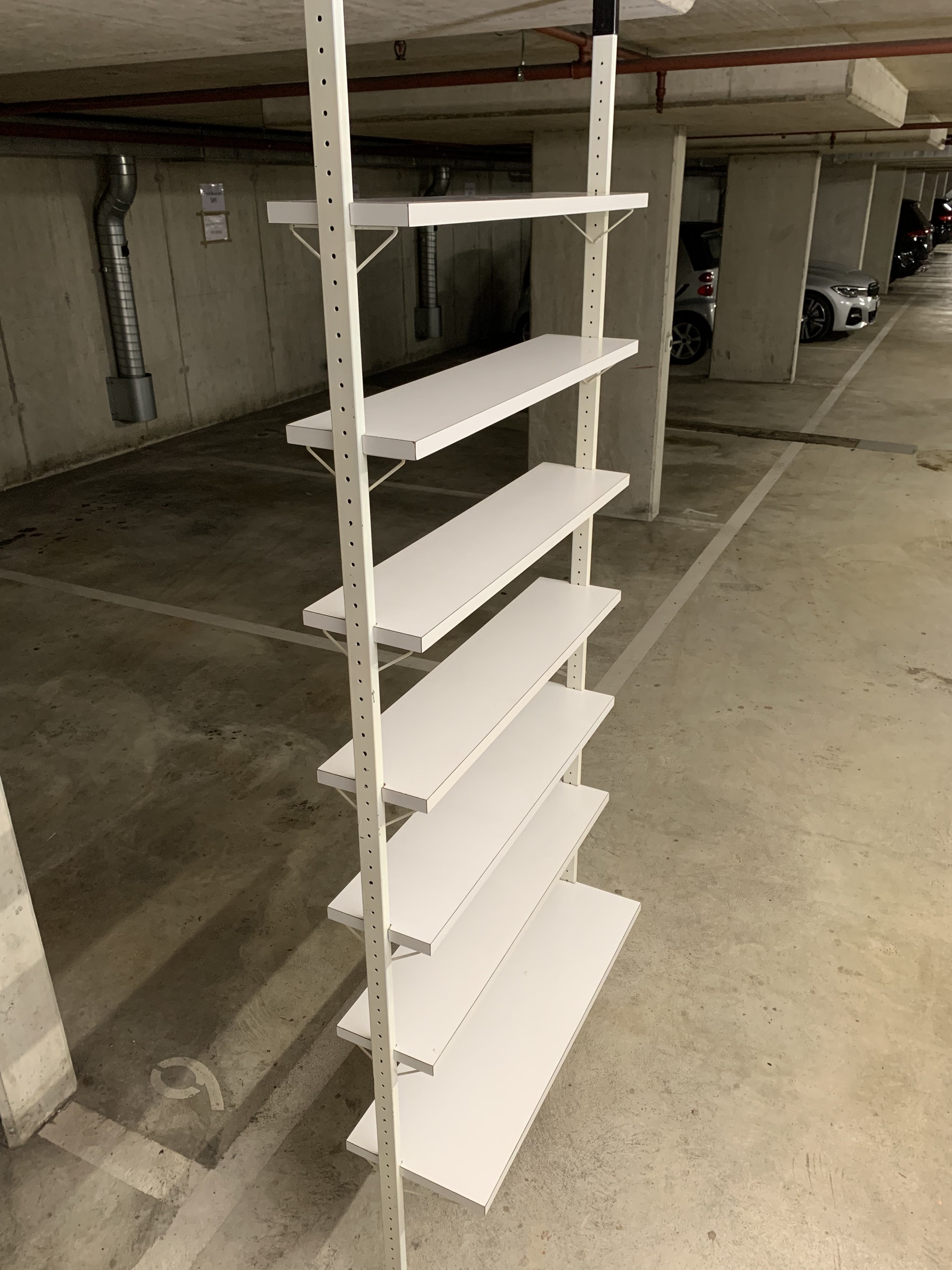 Étagère sol-plafond blanche – Image 4