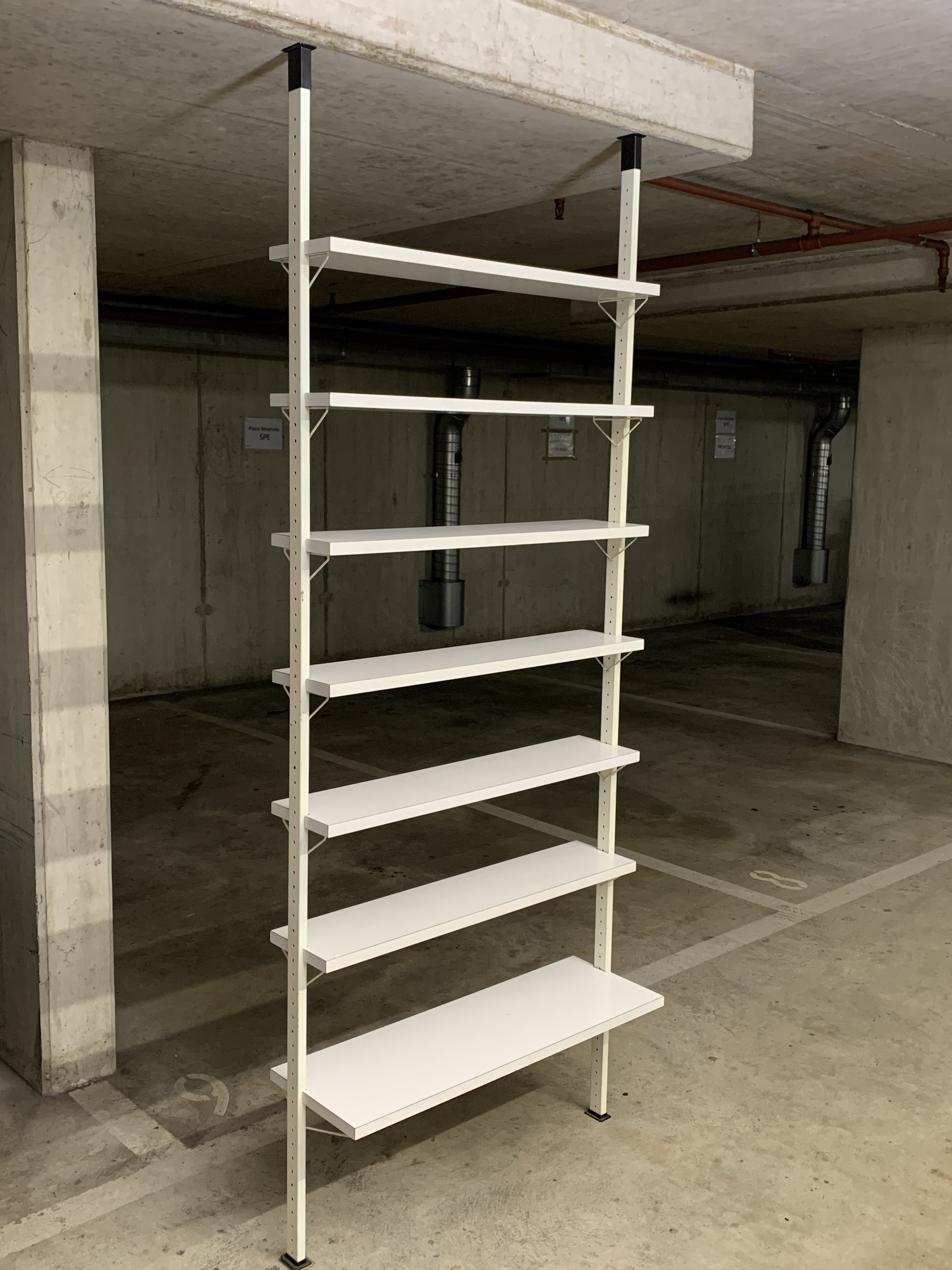 Étagère sol-plafond blanche – Image 3