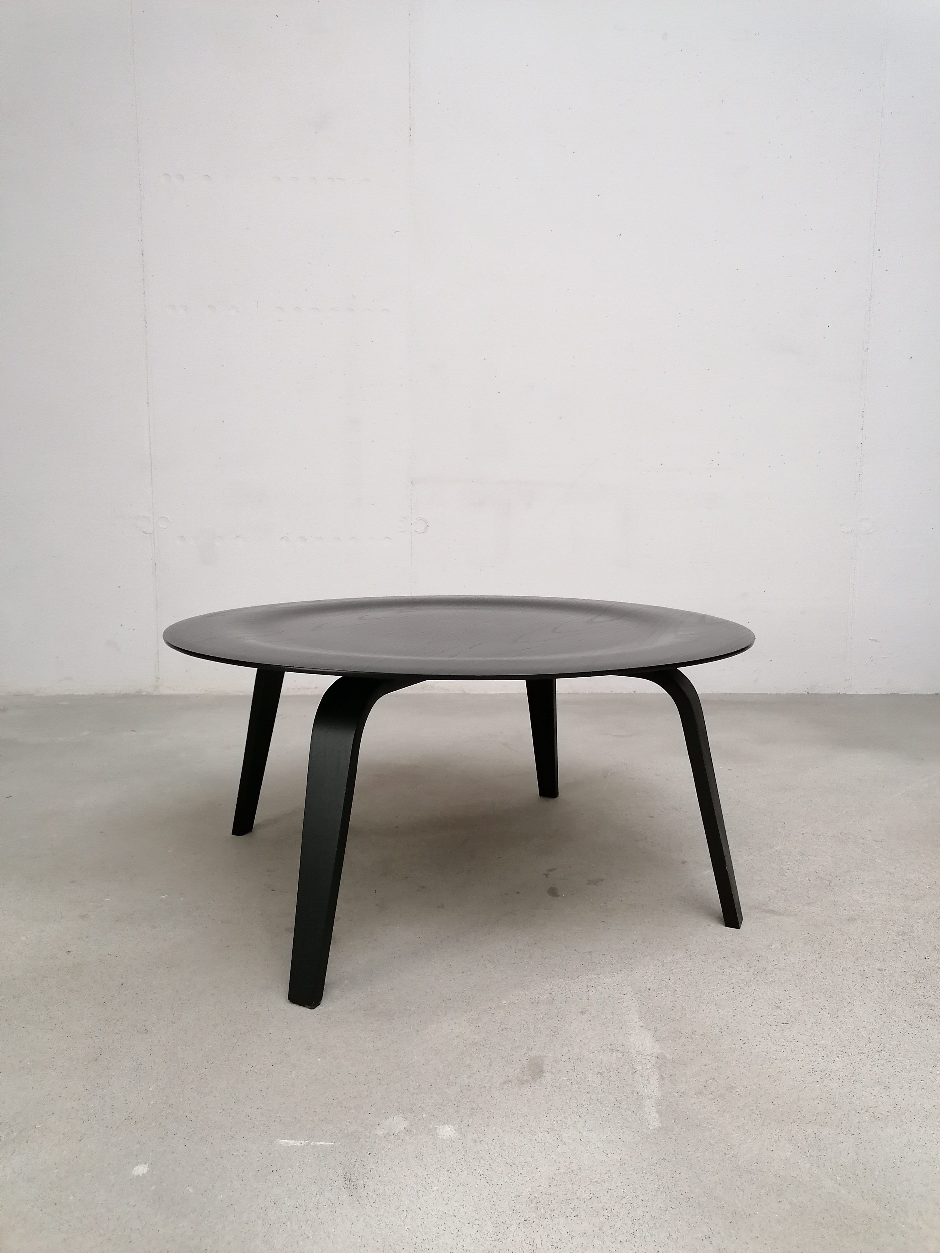 Table basse CTW par Ray et Charles Eames – Image 2