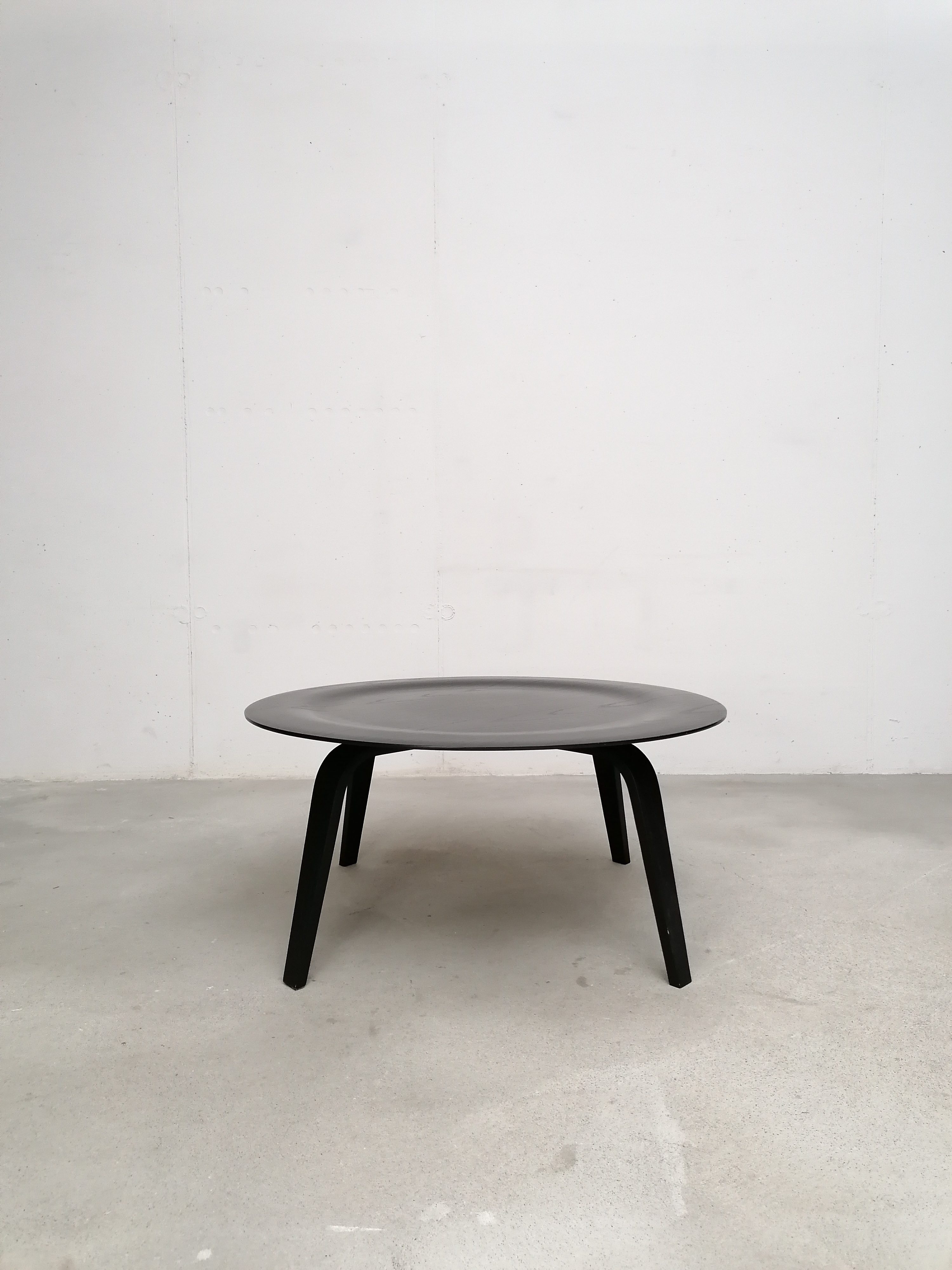 Table basse CTW par Ray et Charles Eames – Image 3