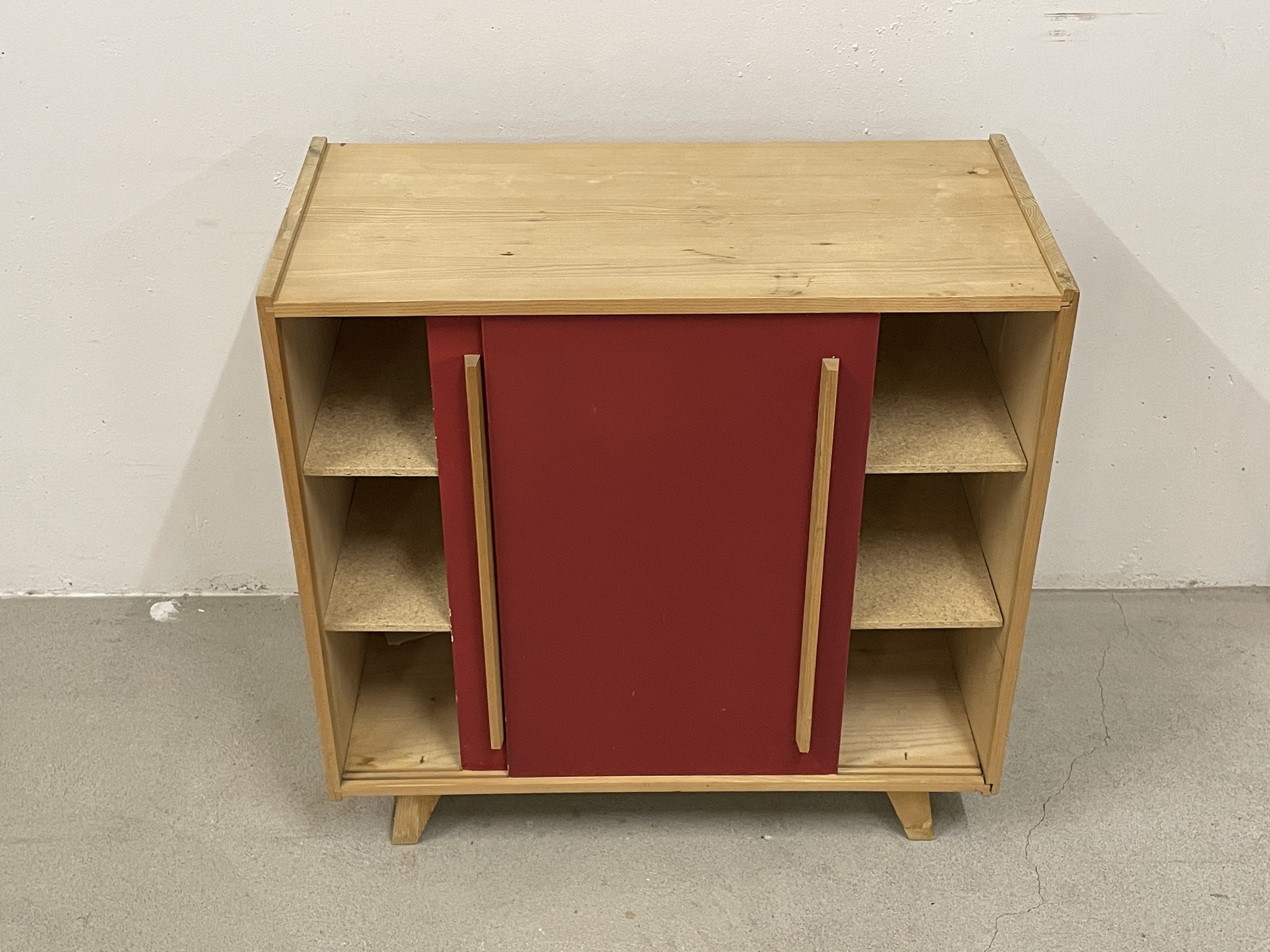 Meuble avec portes coulissantes – Image 3