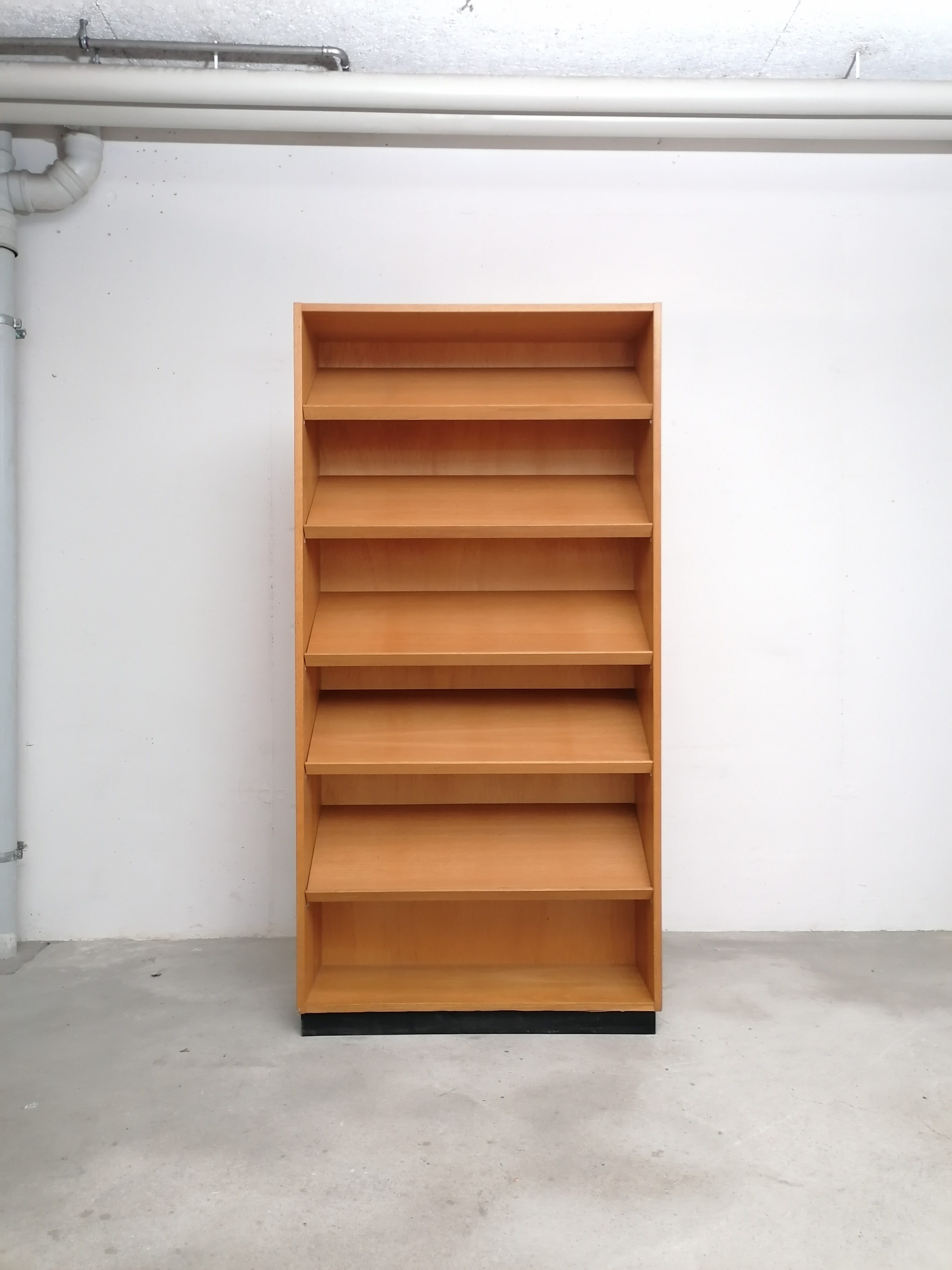 Meuble présentoir – Image 6