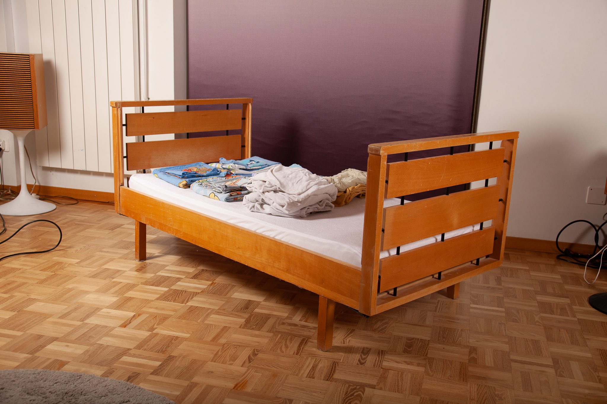 Lit enfant à barreaux années 60 – Image 6