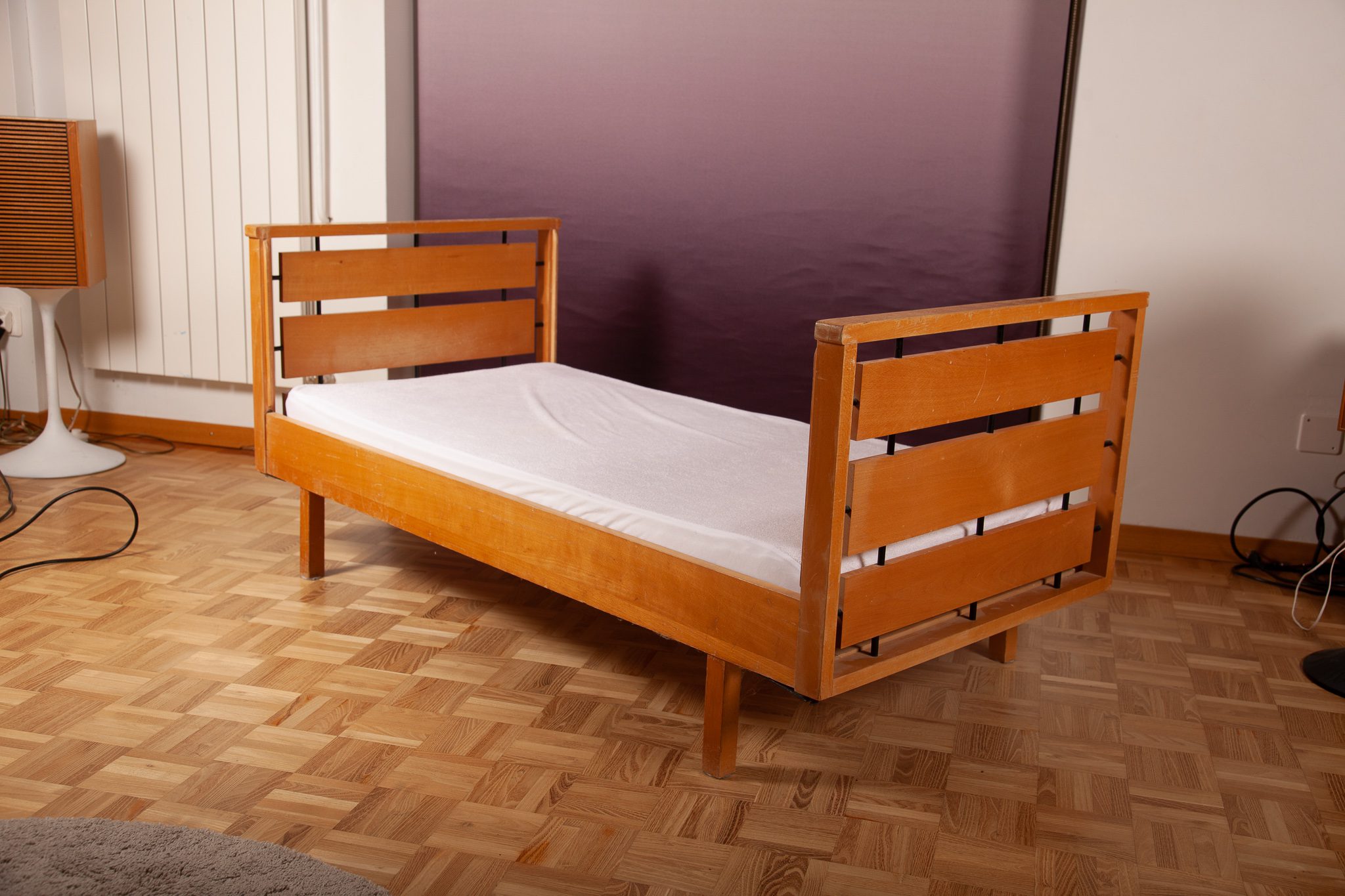 Lit enfant à barreaux années 60 – Image 7