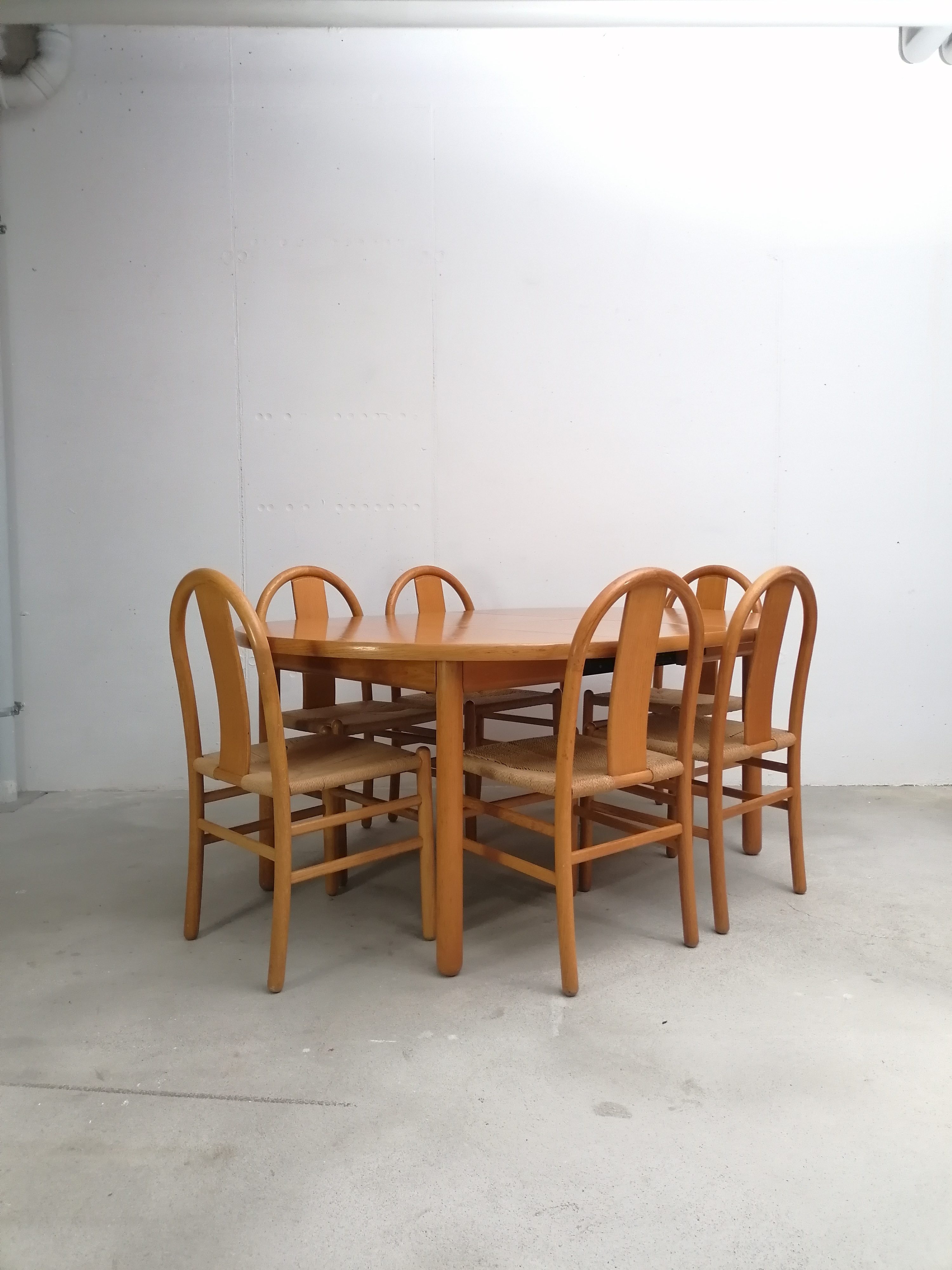 Ensemble table et chaises – Image 2