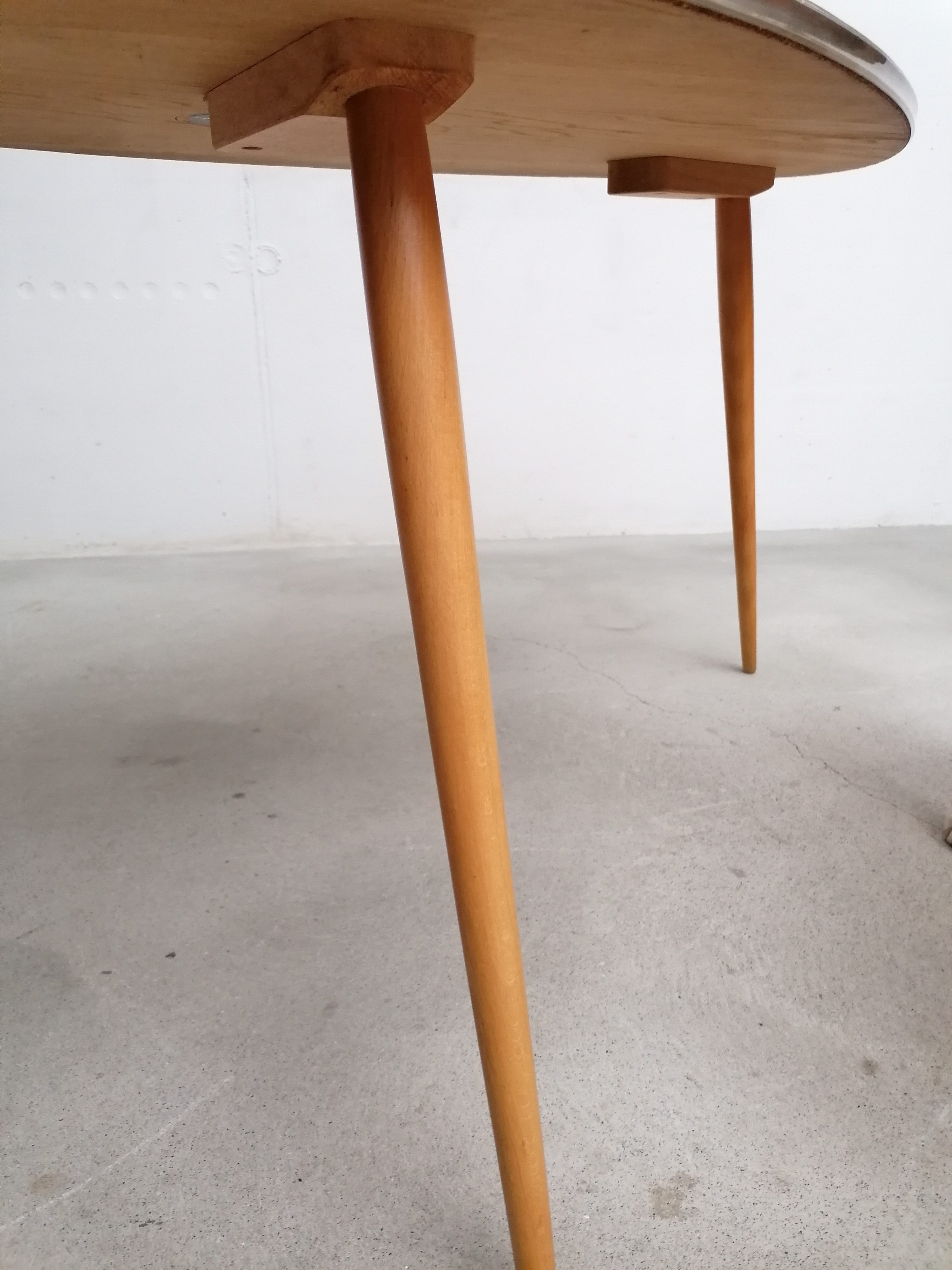 Grande table d'appoint tripode – Image 5