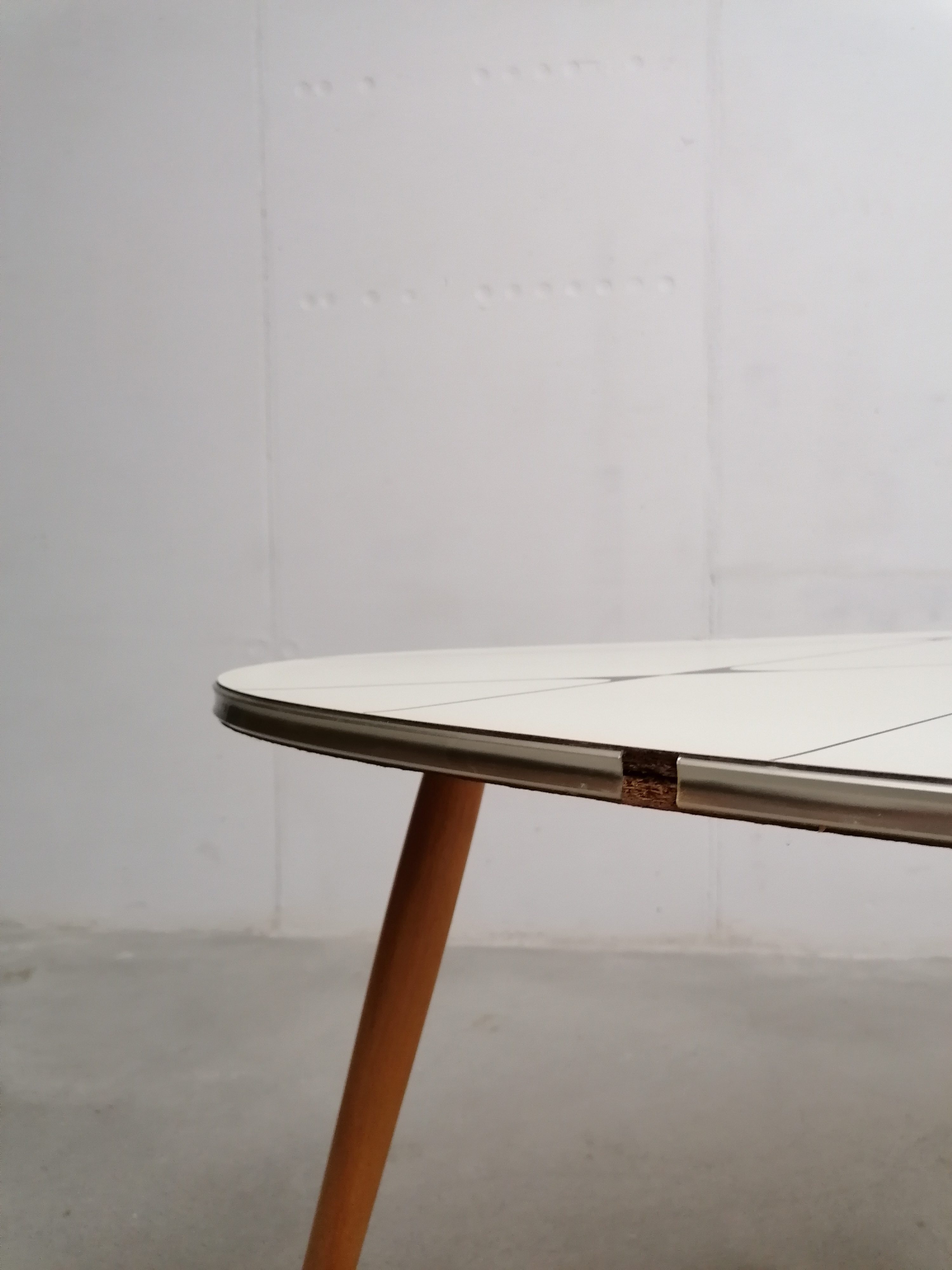 Grande table d'appoint tripode – Image 6