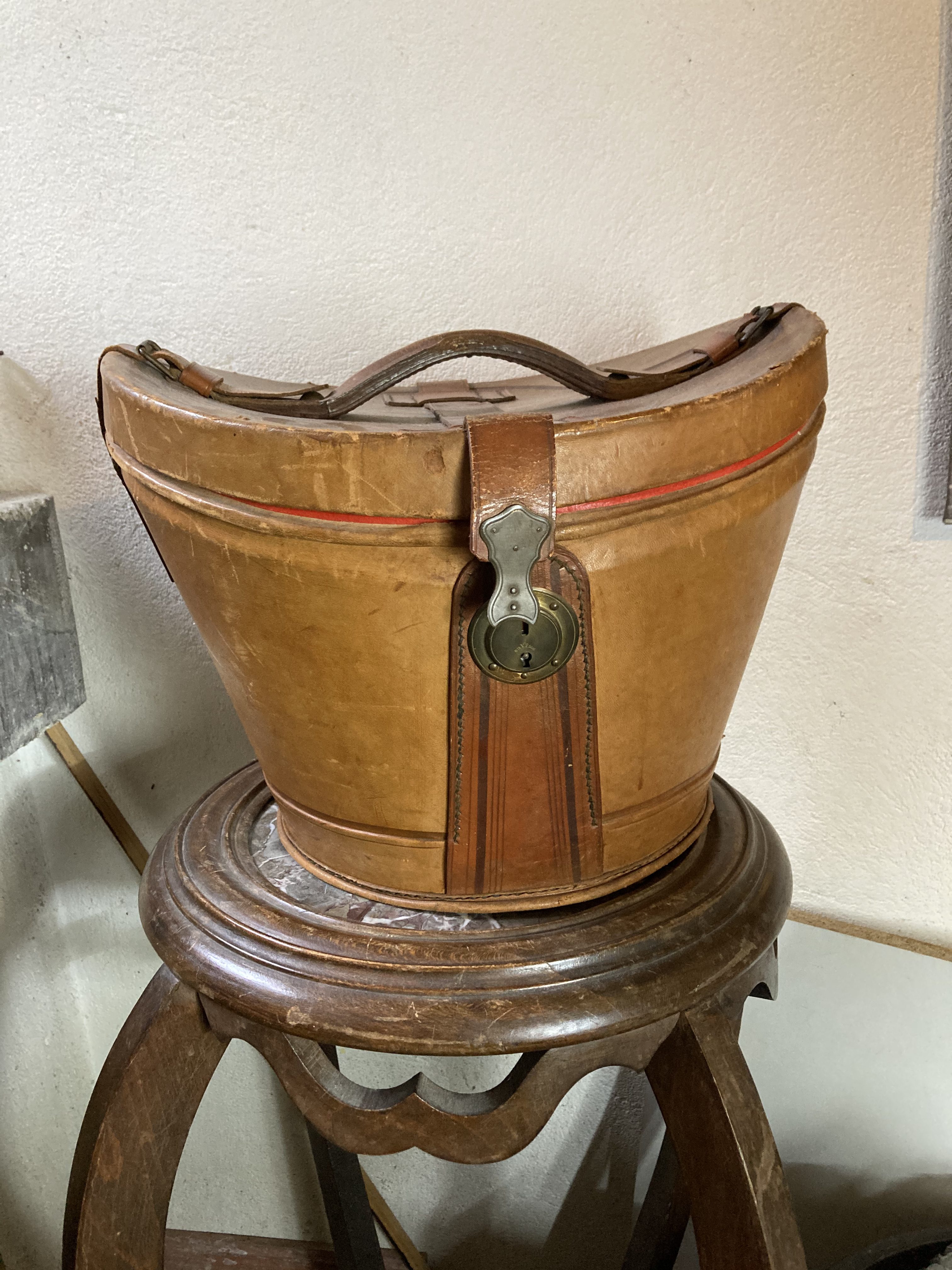 Boîte à chapeau en cuir – Bild 2