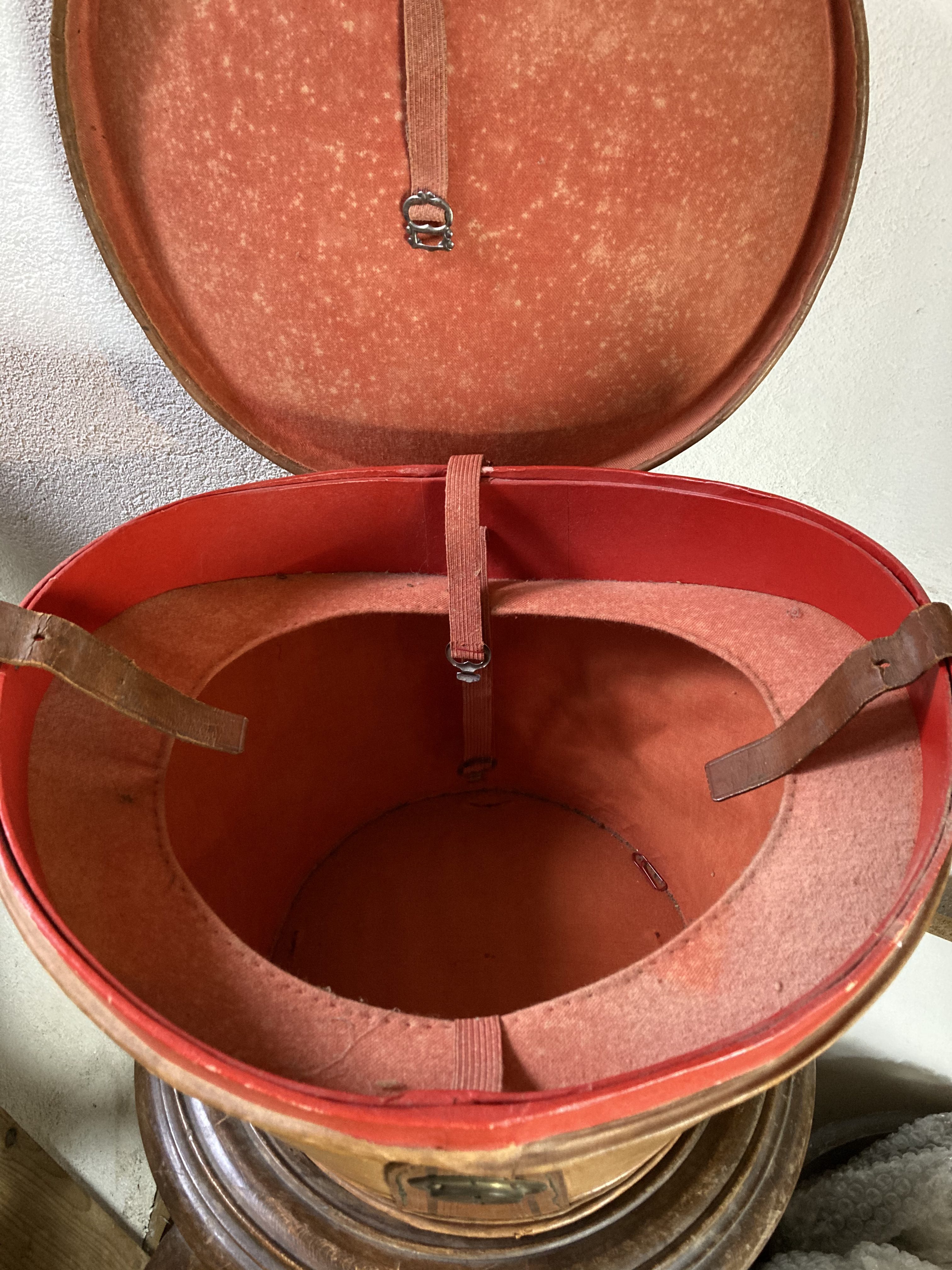 Boîte à chapeau en cuir – Bild 8