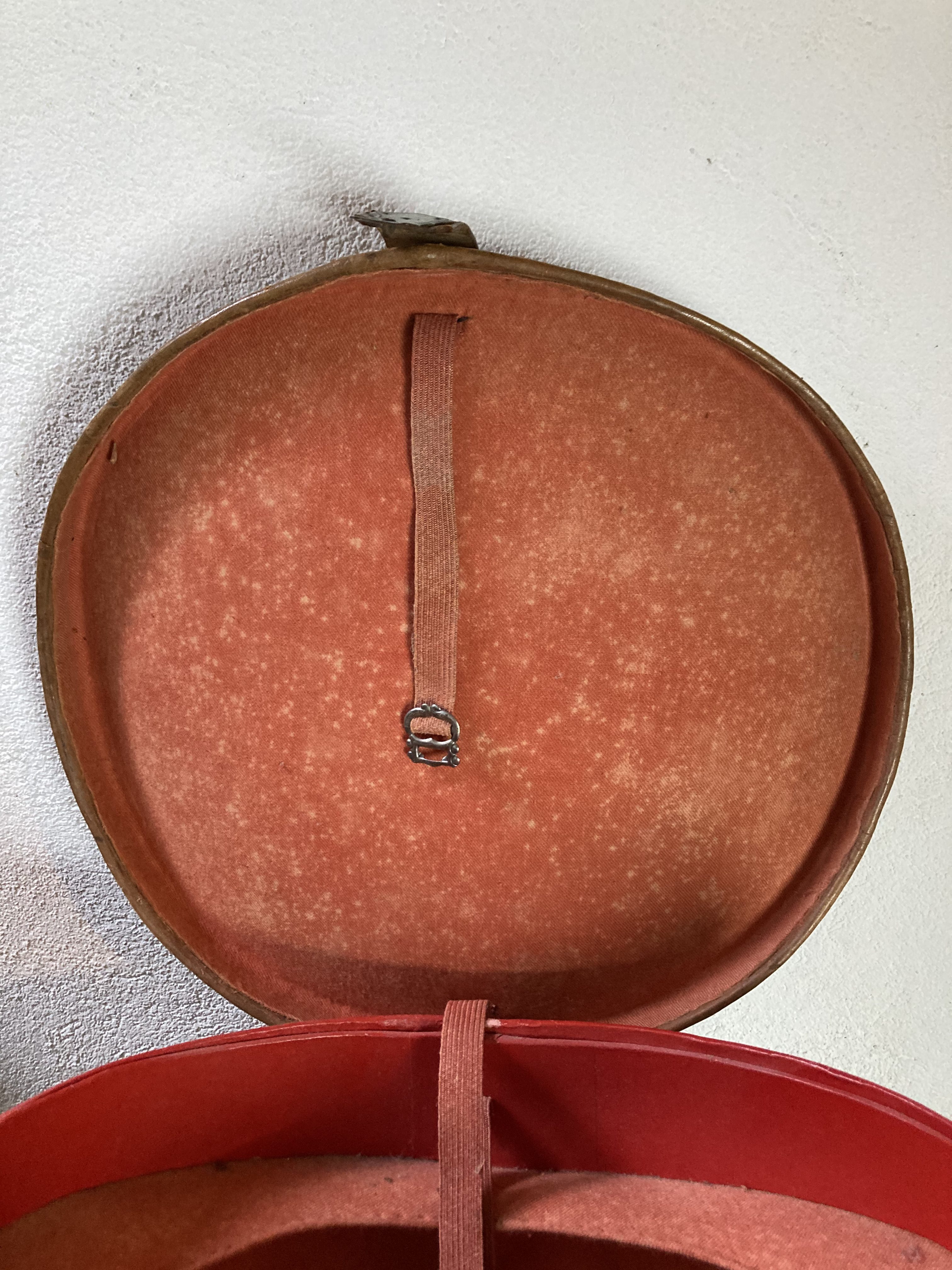 Boîte à chapeau en cuir – Bild 9