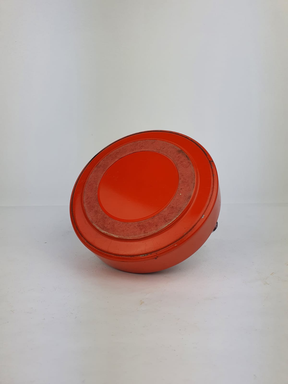 Cendrier orange en métal 60s – Image 3