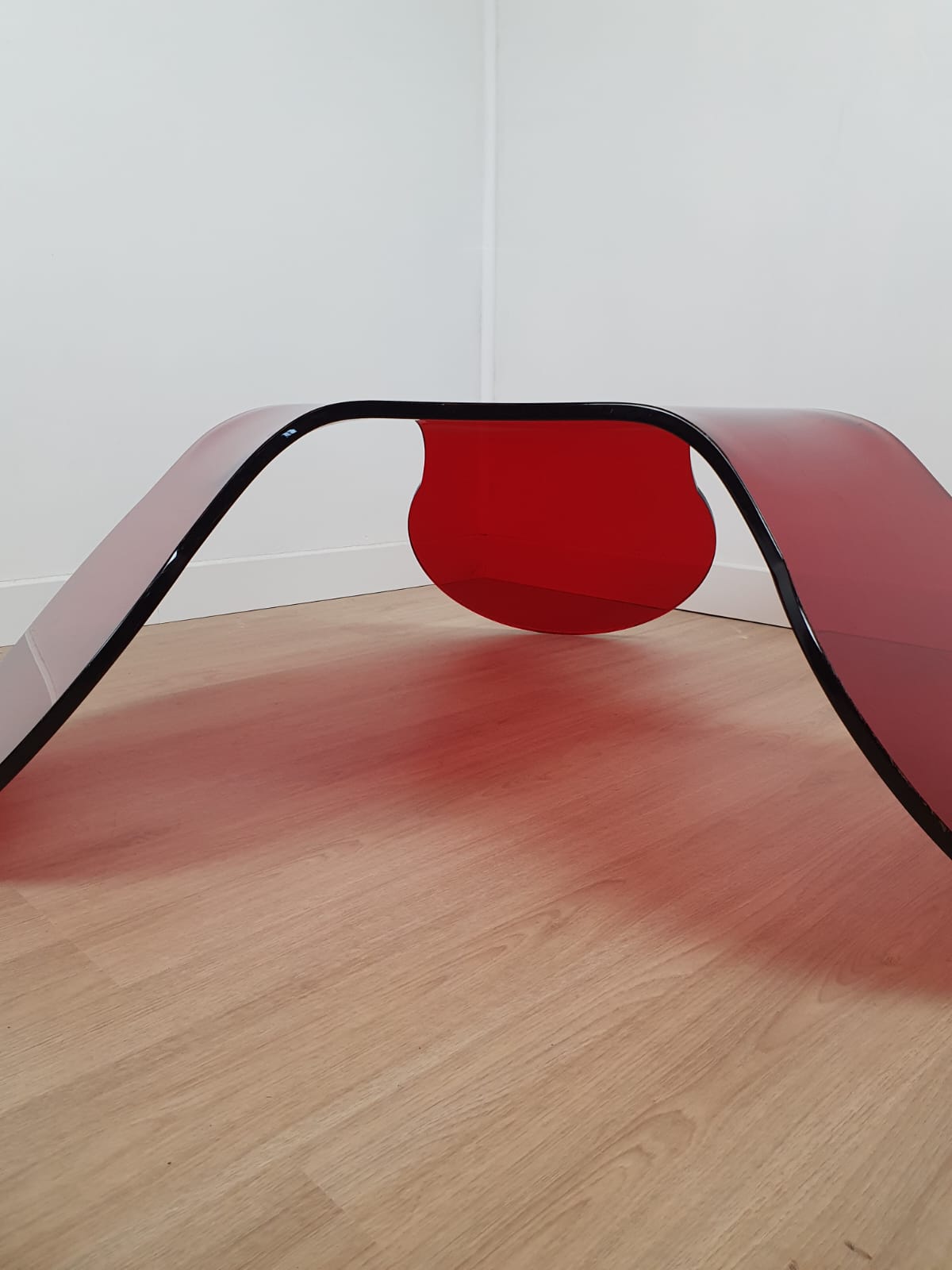 Table basse plexiglas rouge – Image 5