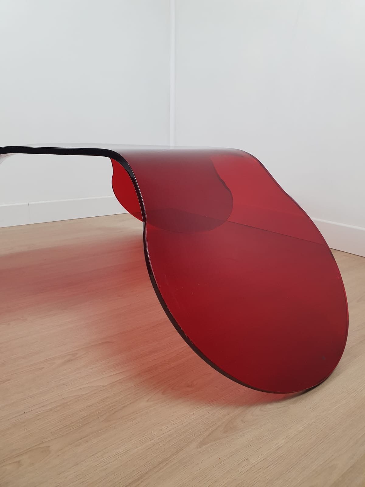 Table basse plexiglas rouge – Image 3