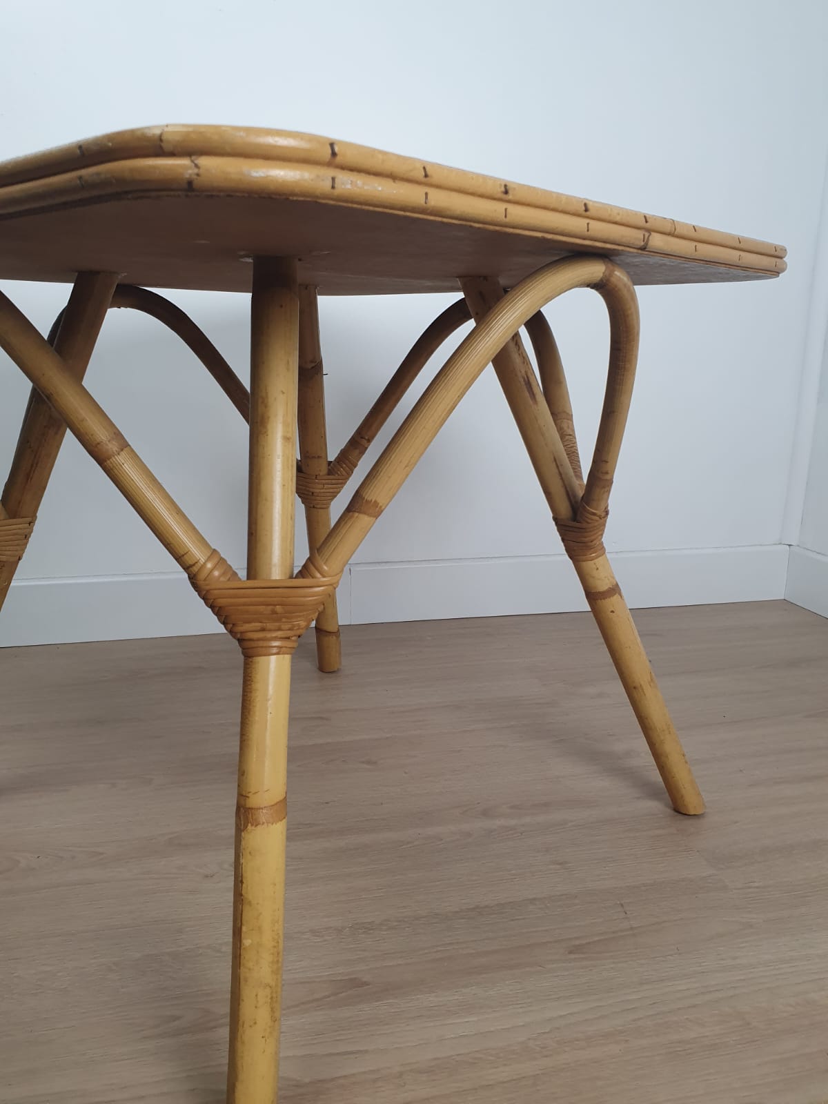 Table basse en rotin vintage – Image 4