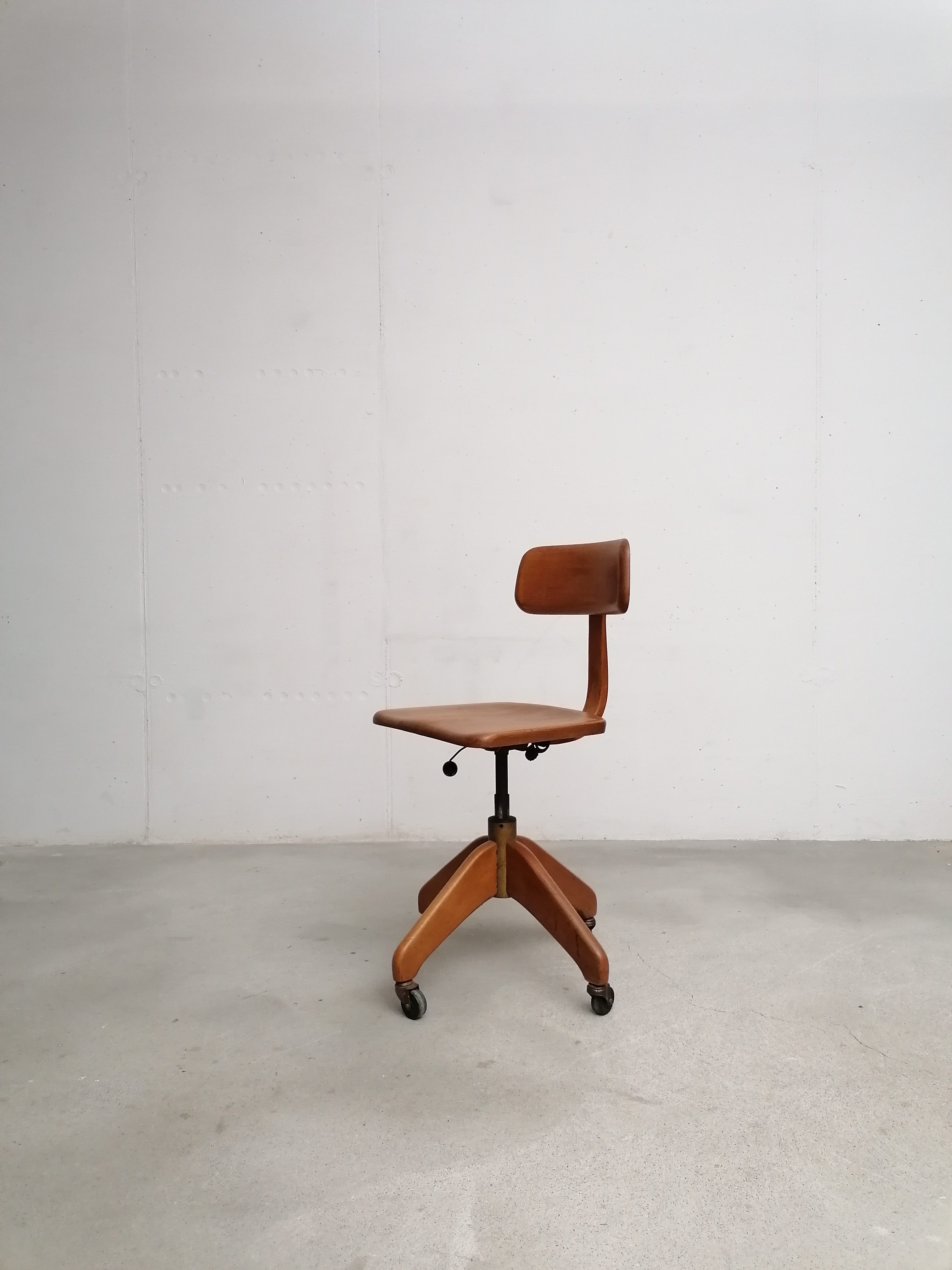 Chaise de bureau Giroflex 1960 – Image 2