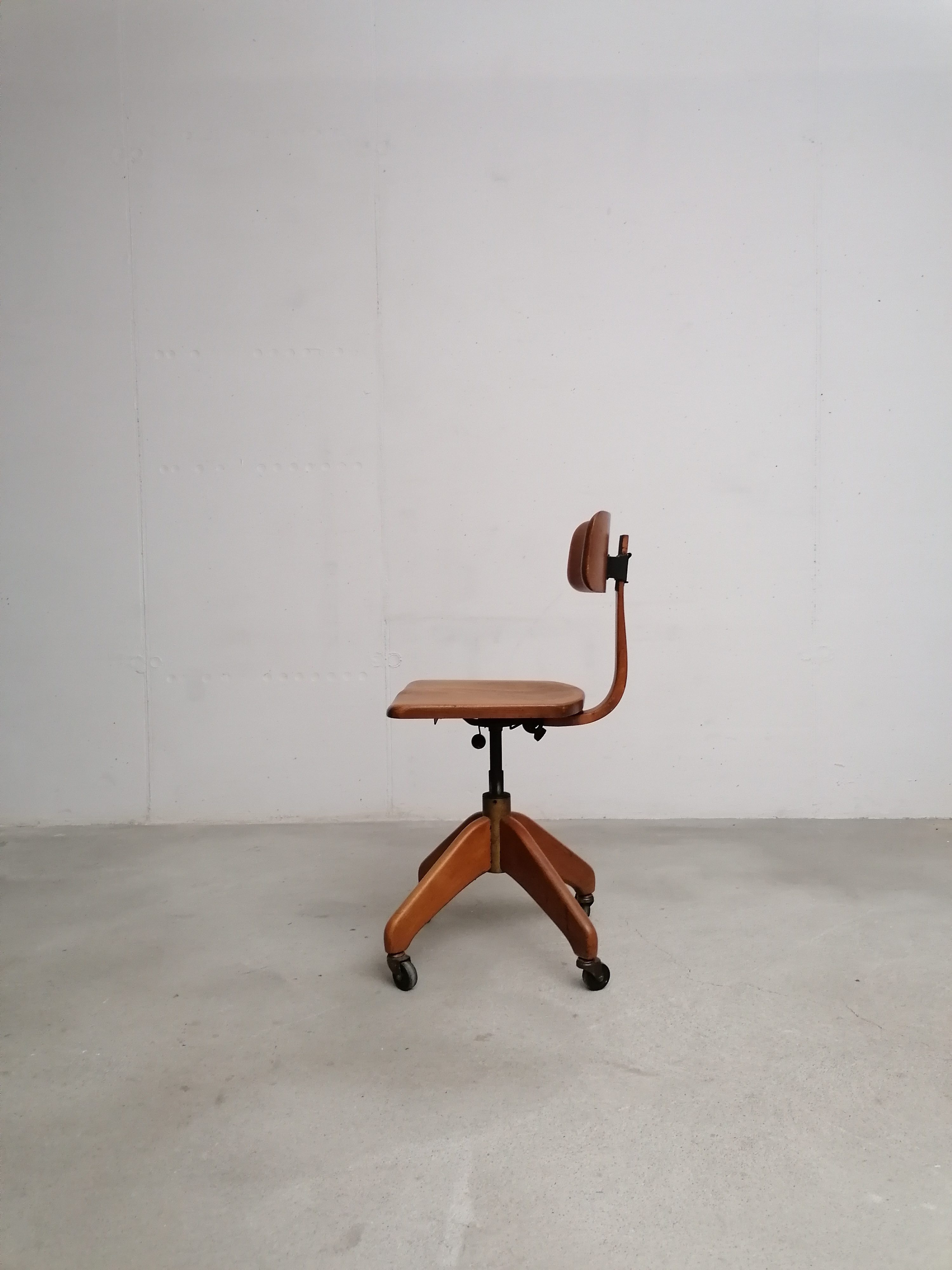 Chaise de bureau Giroflex 1960 – Image 4