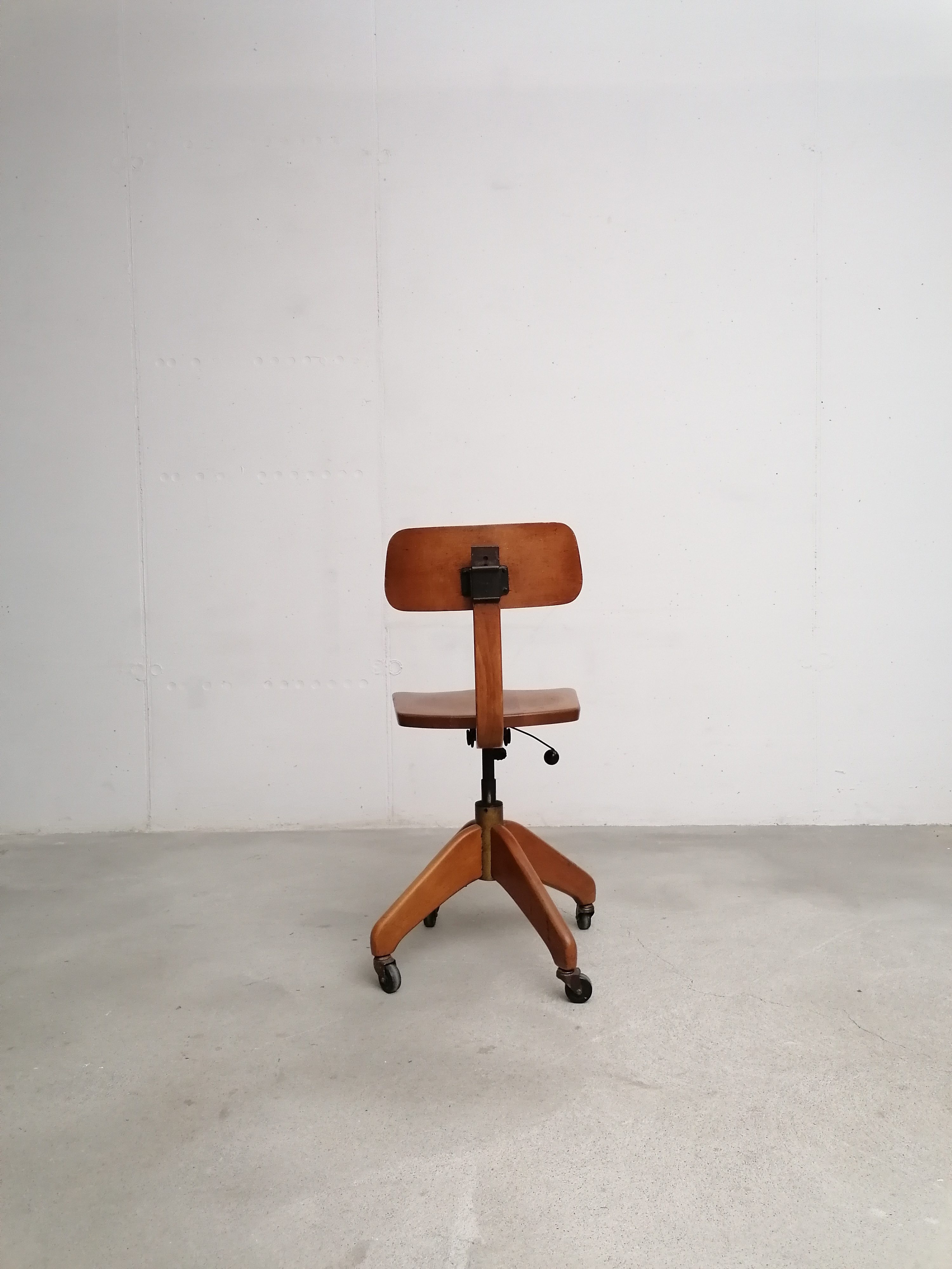 Chaise de bureau Giroflex 1960 – Image 5