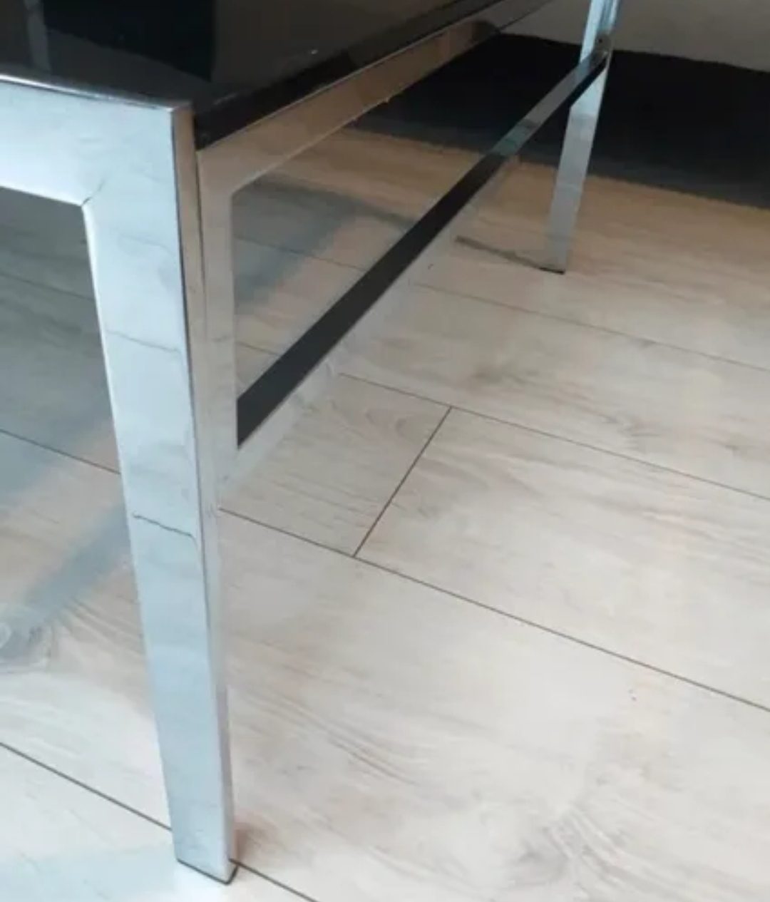 Table basse chrome et verre fumé – Image 5