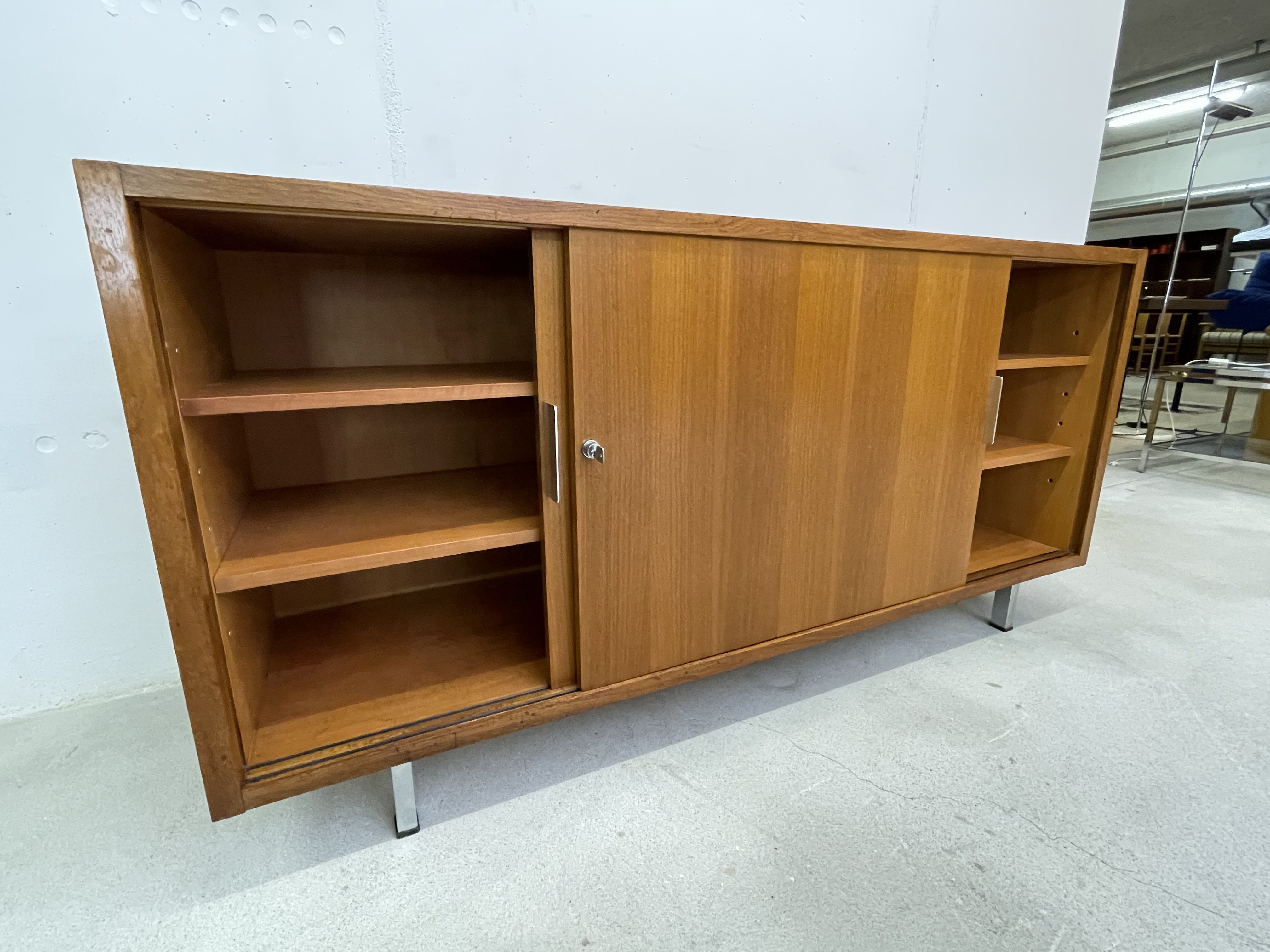 Sideboard à portes coulissantes – Image 10