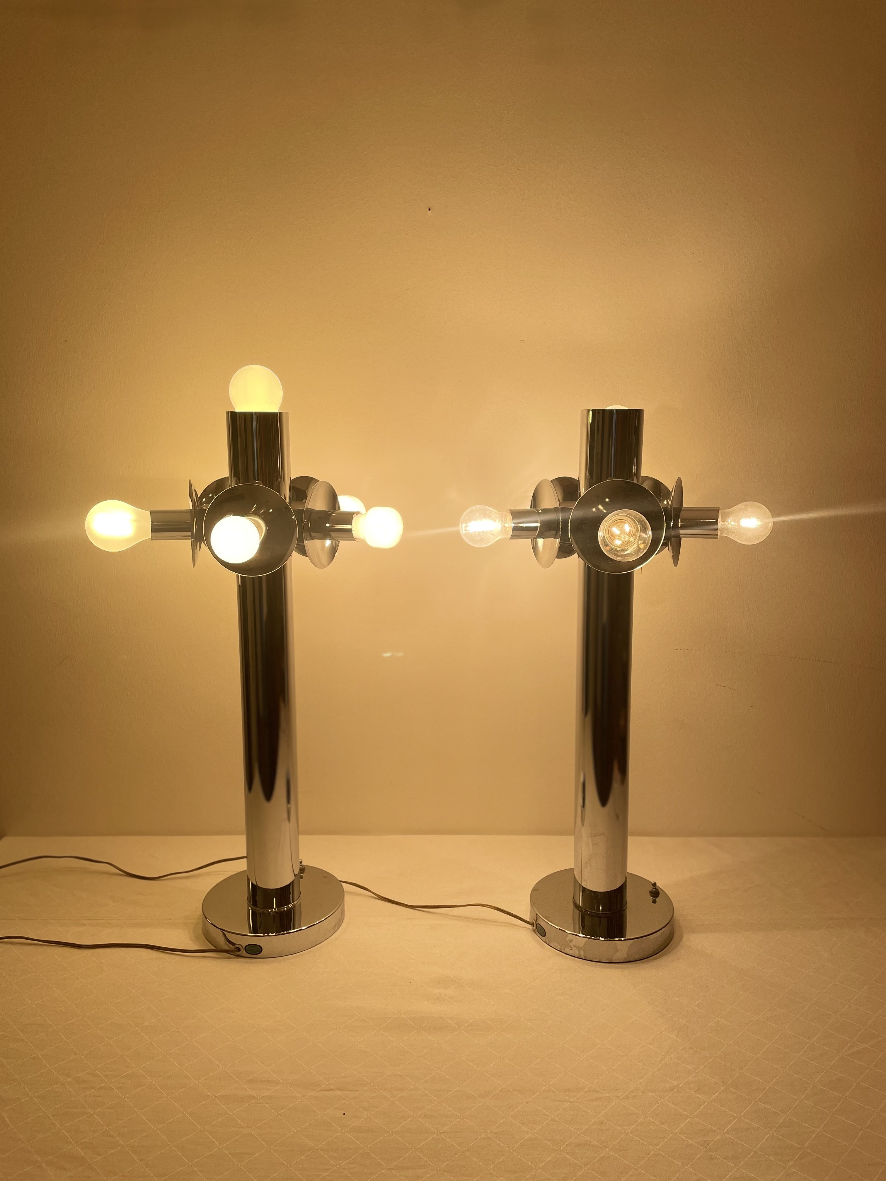 Paire de lampes Underwriters laboratories – Image 10