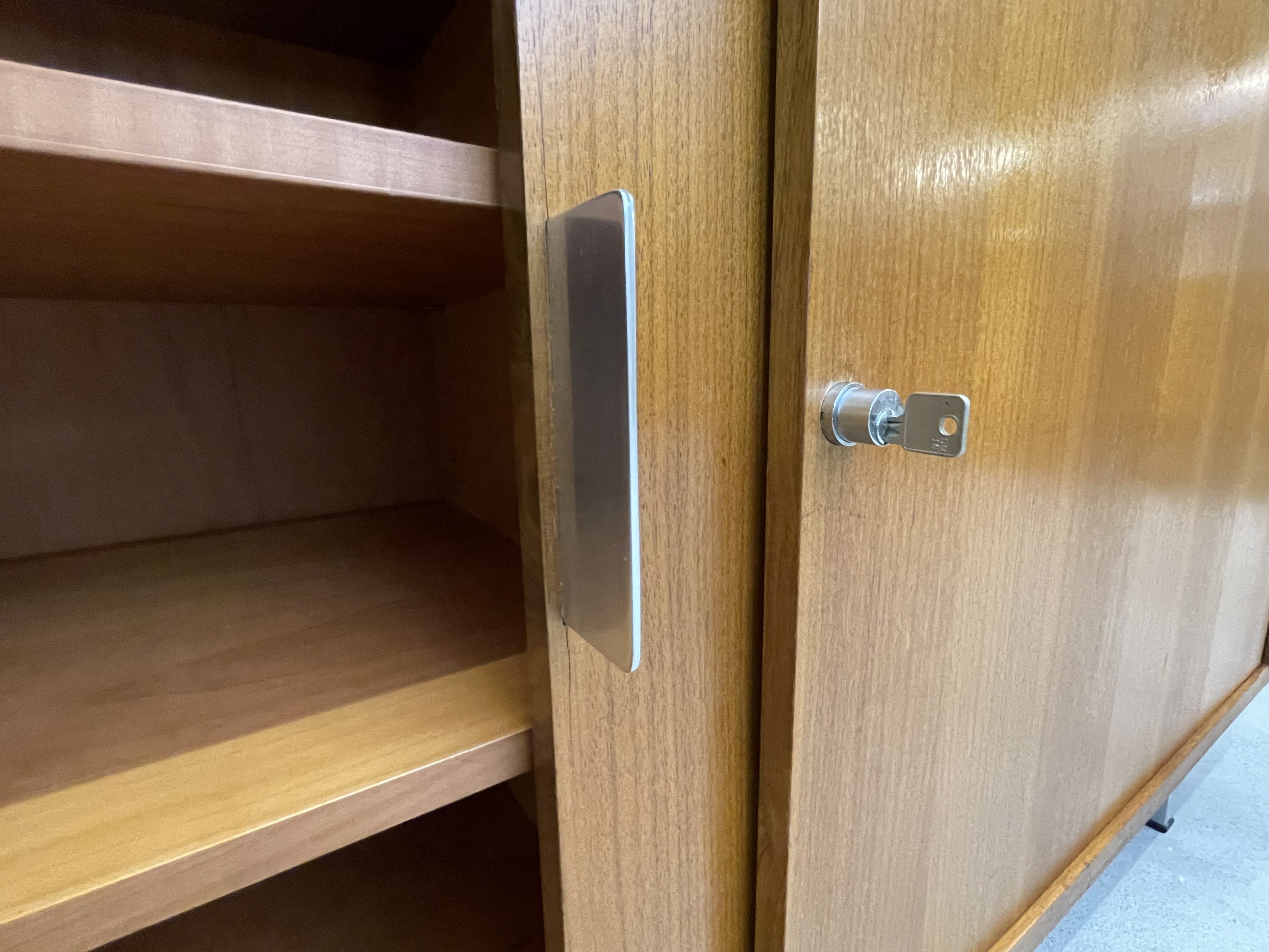 Sideboard à portes coulissantes – Image 12