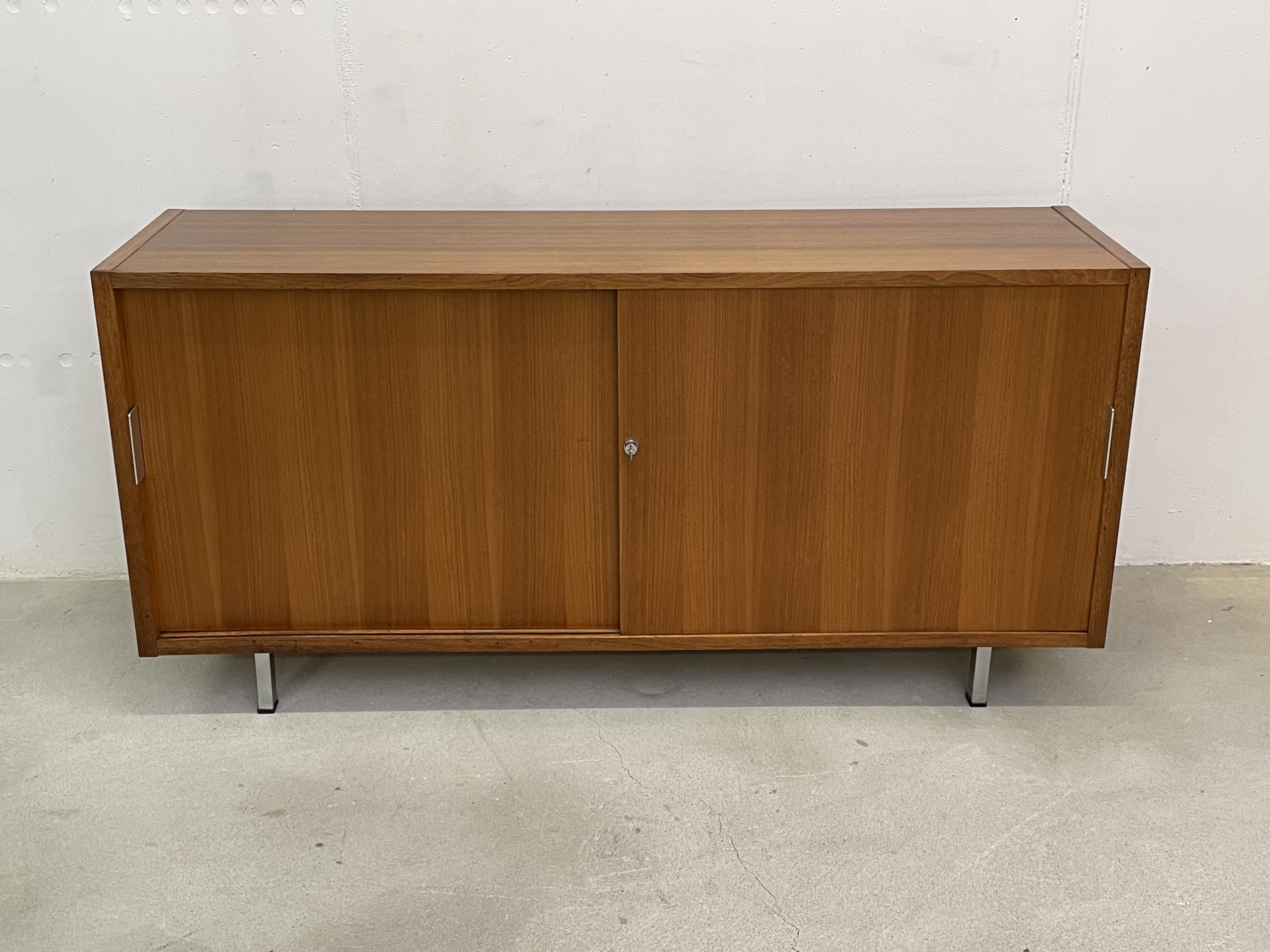 Sideboard à portes coulissantes – Image 3