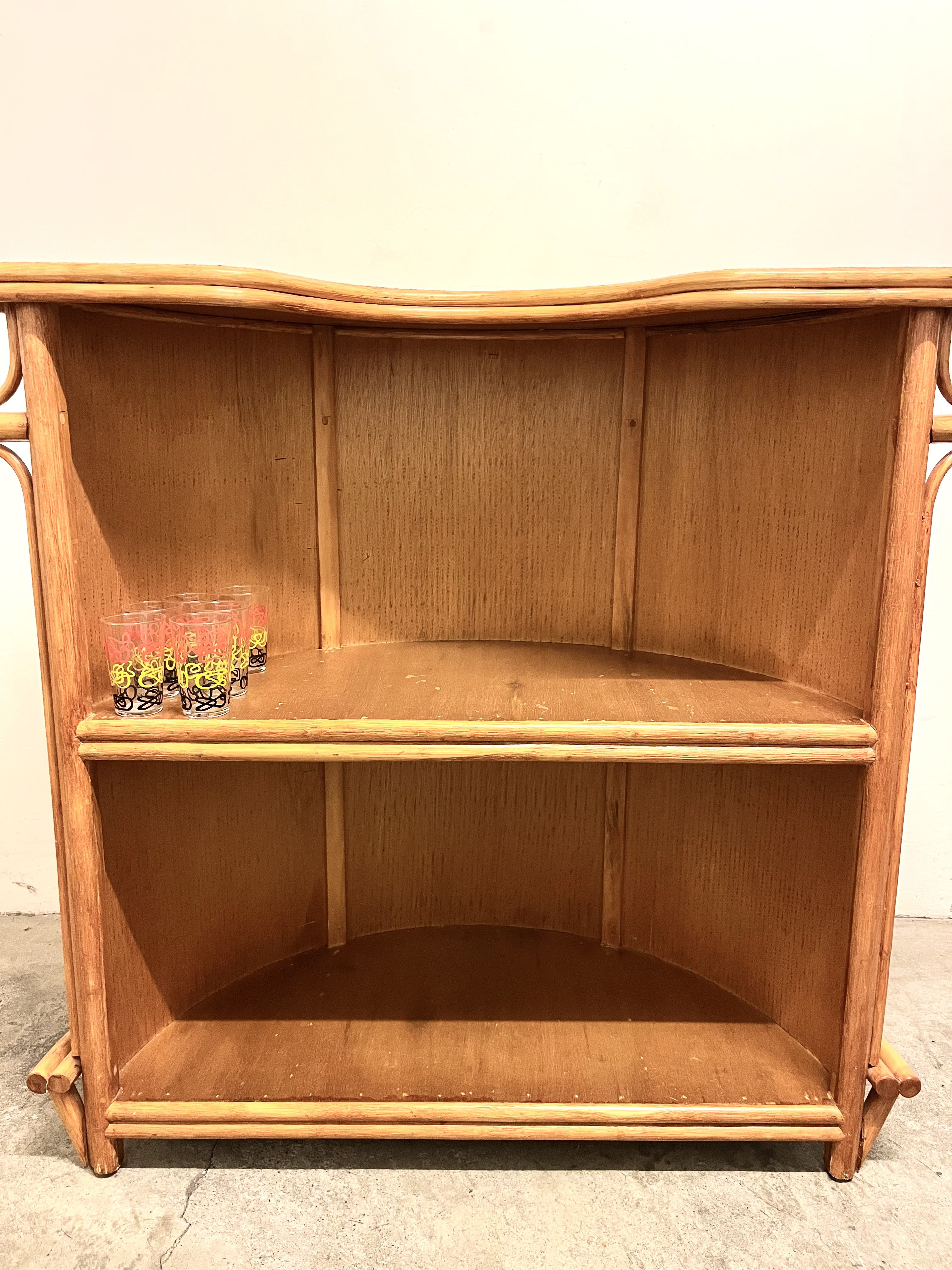 Bar en rotin vintage – Bild 8