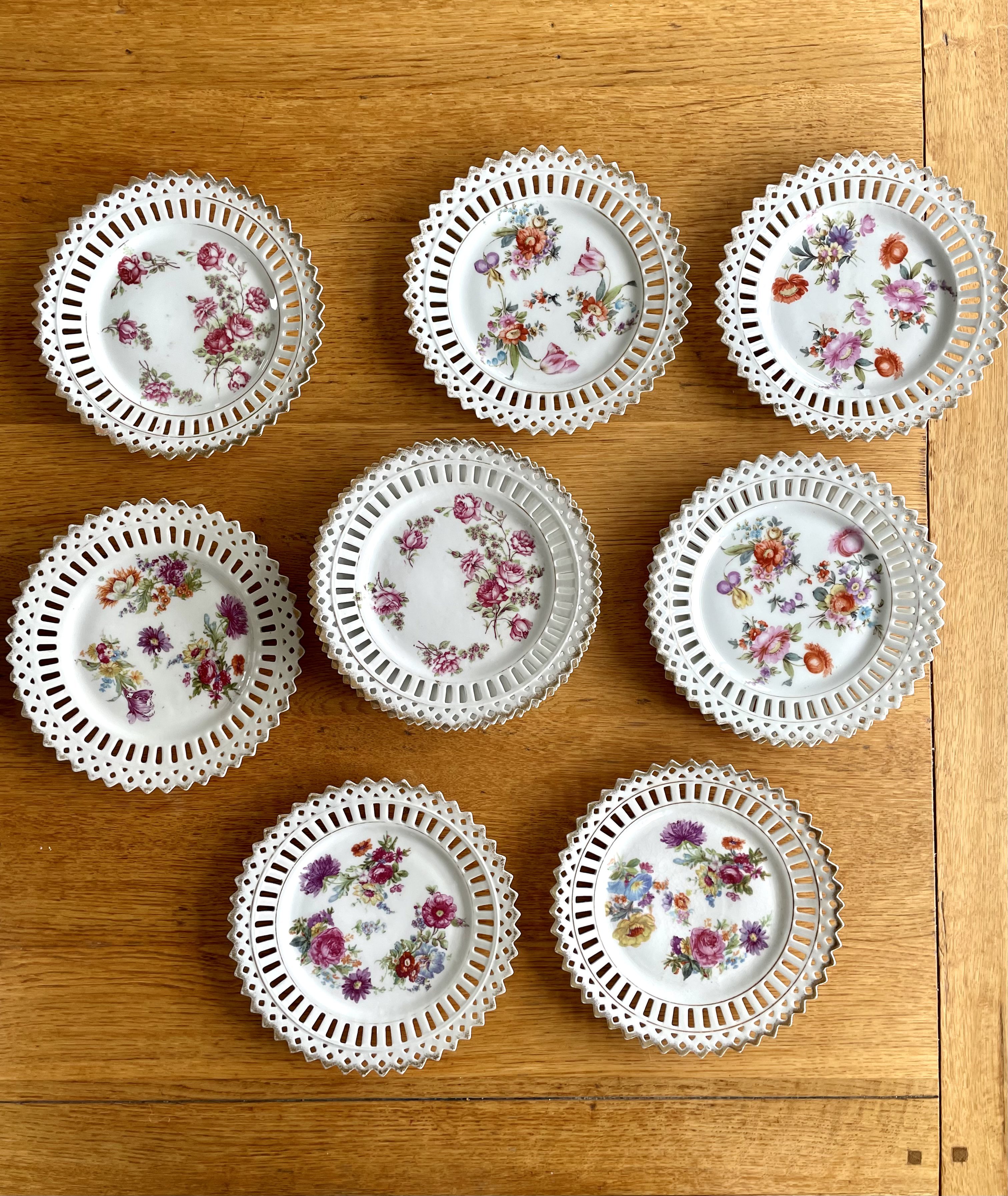 Lot de 12 assiettes « dentelle » à dessert – Bild 5