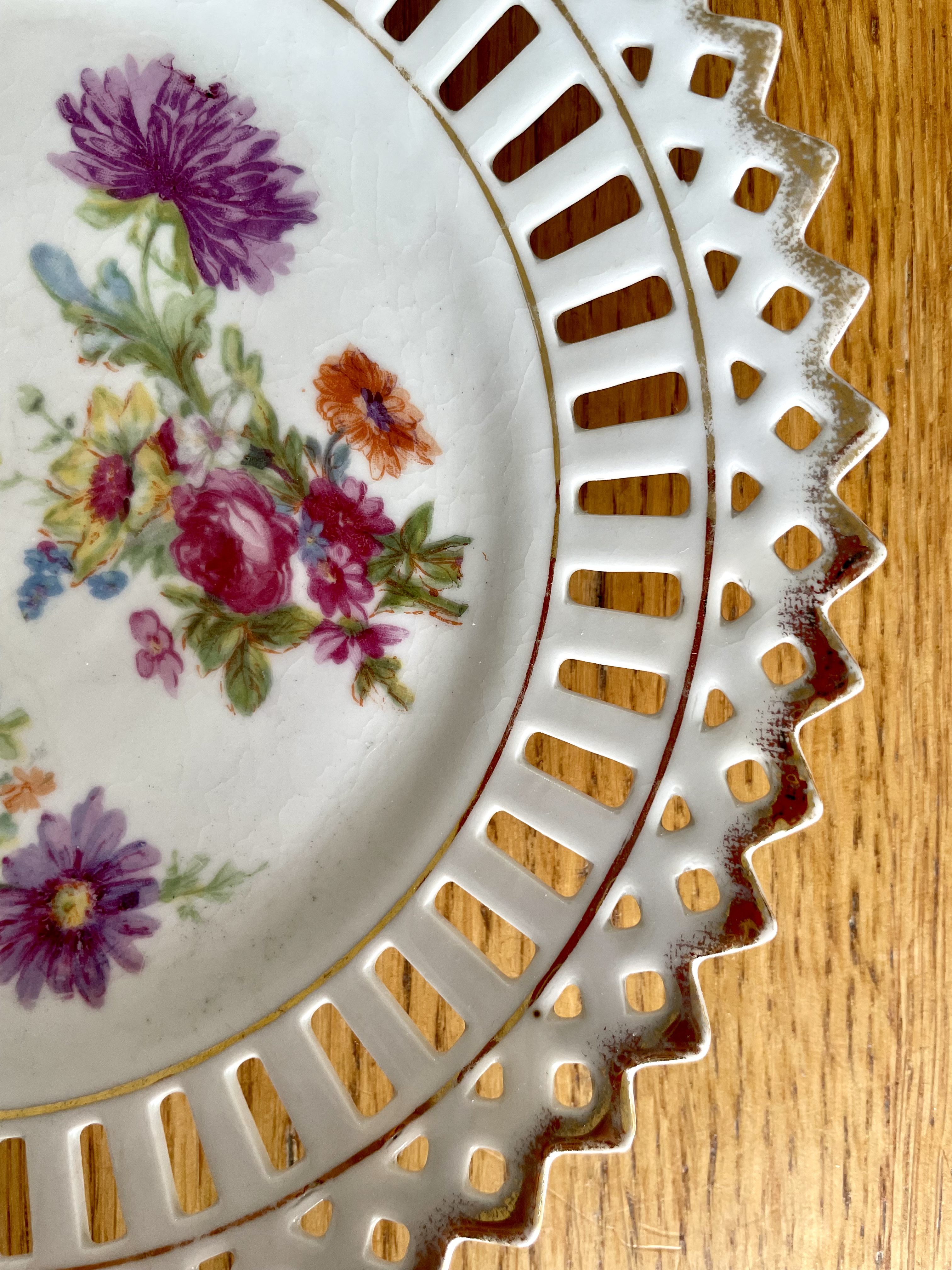 Lot de 12 assiettes « dentelle » à dessert – Bild 4