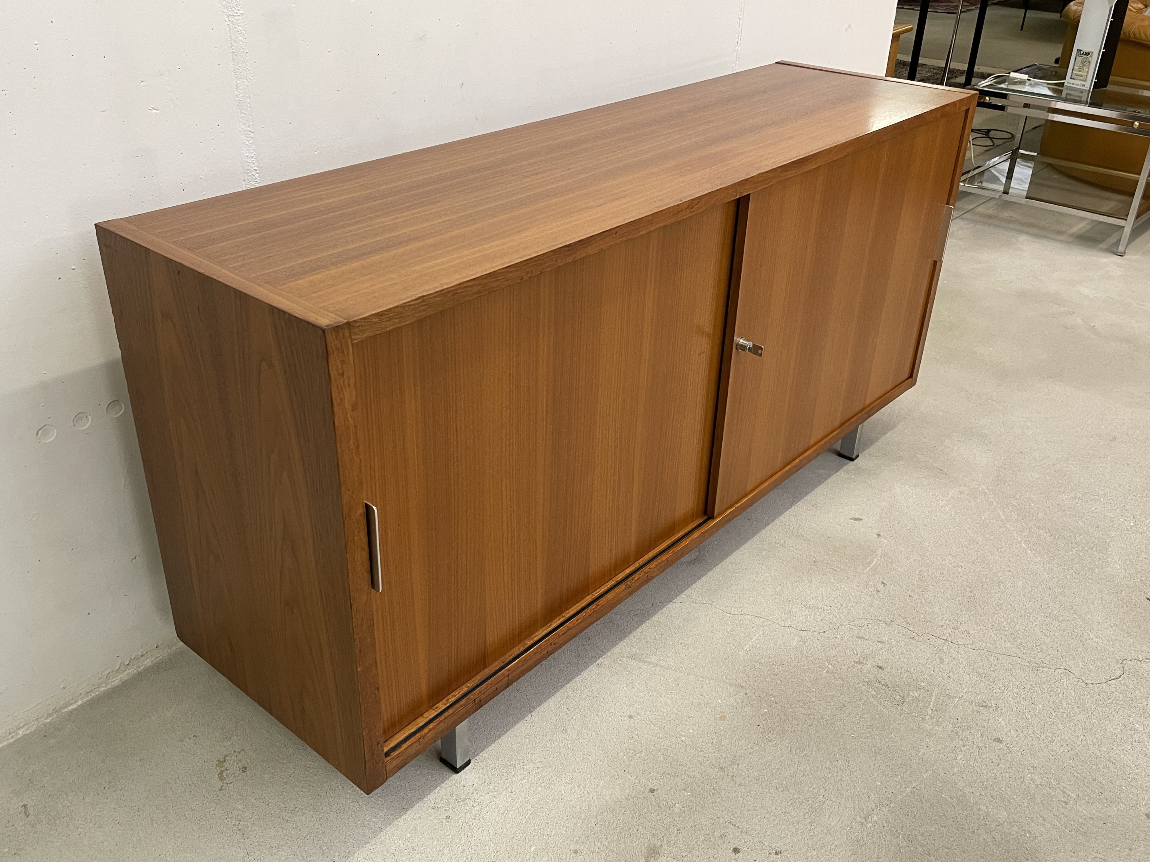 Sideboard à portes coulissantes – Image 5