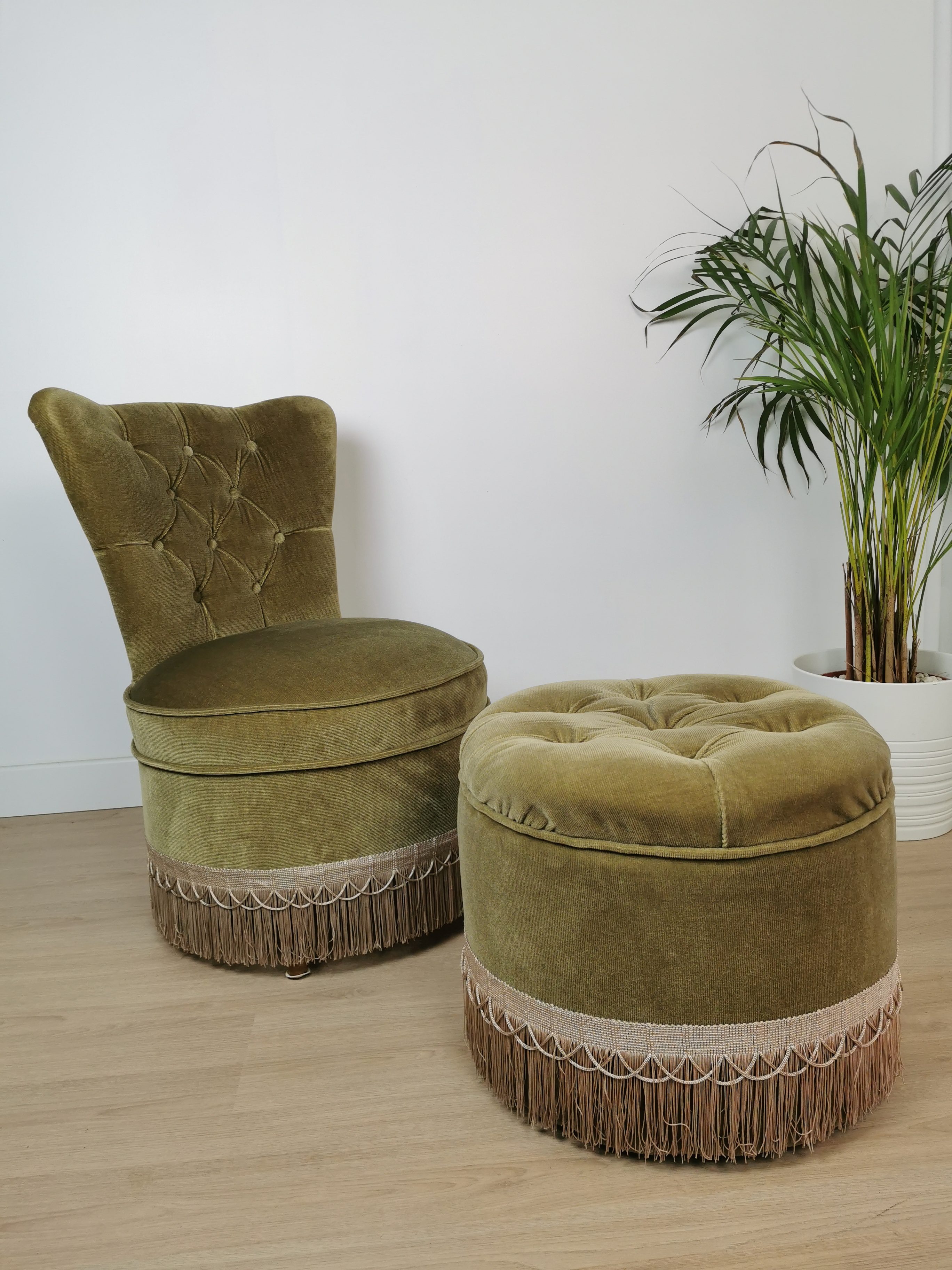 Chauffeuse crapaud avec repose pieds – Image 6