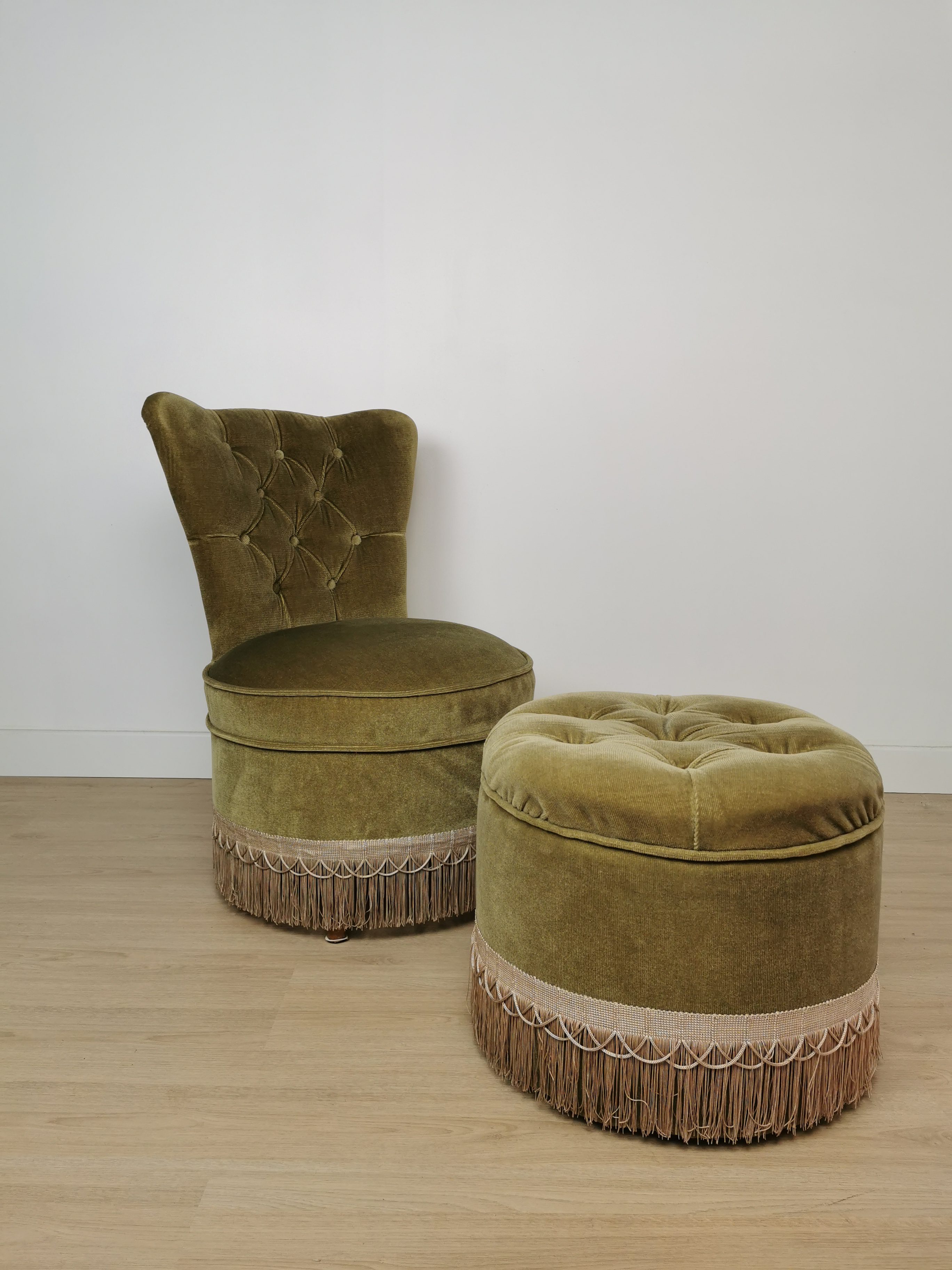 Chauffeuse crapaud avec repose pieds – Image 2