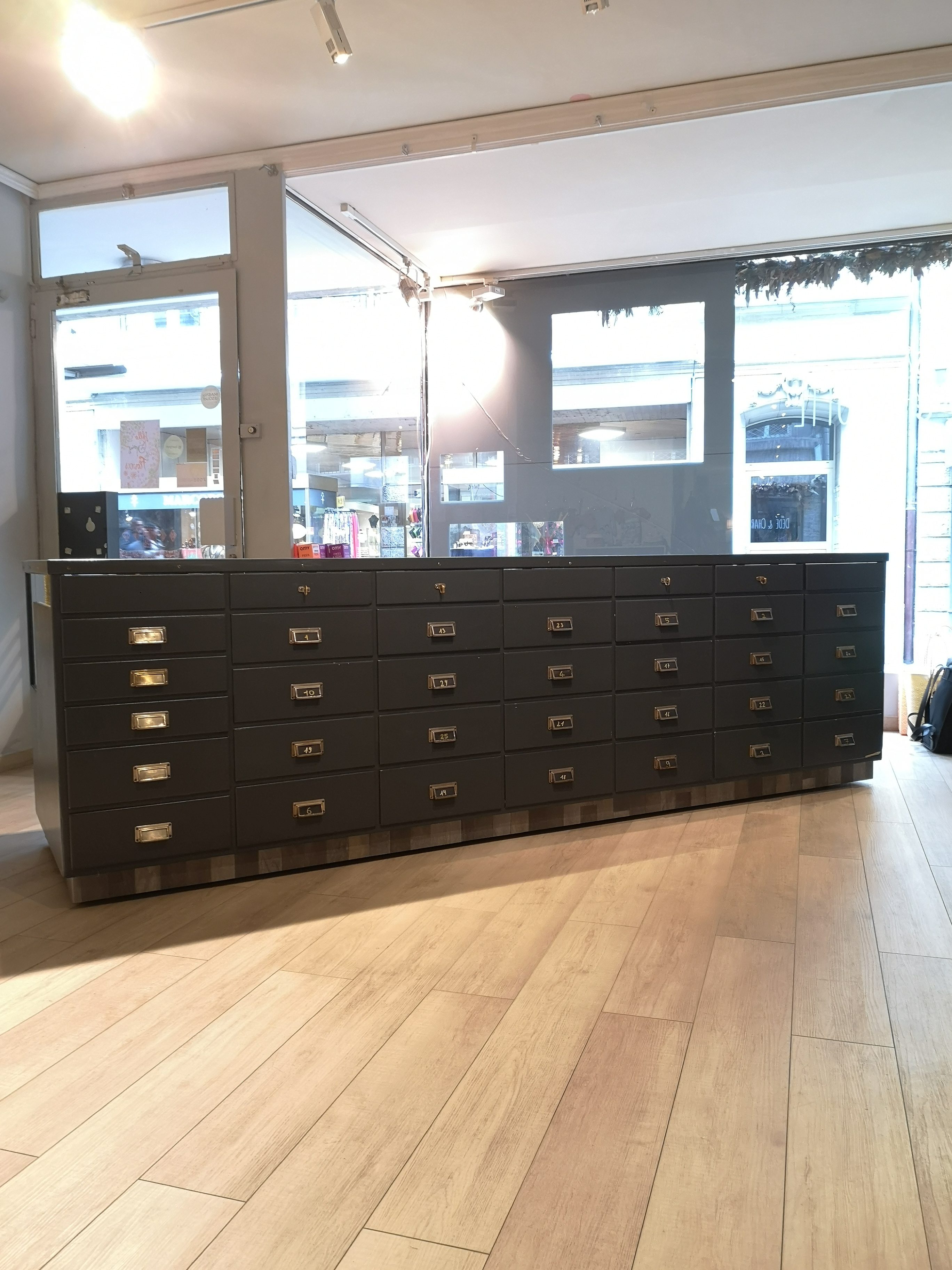 Grand comptoir de métier (3 mètres) – Image 5