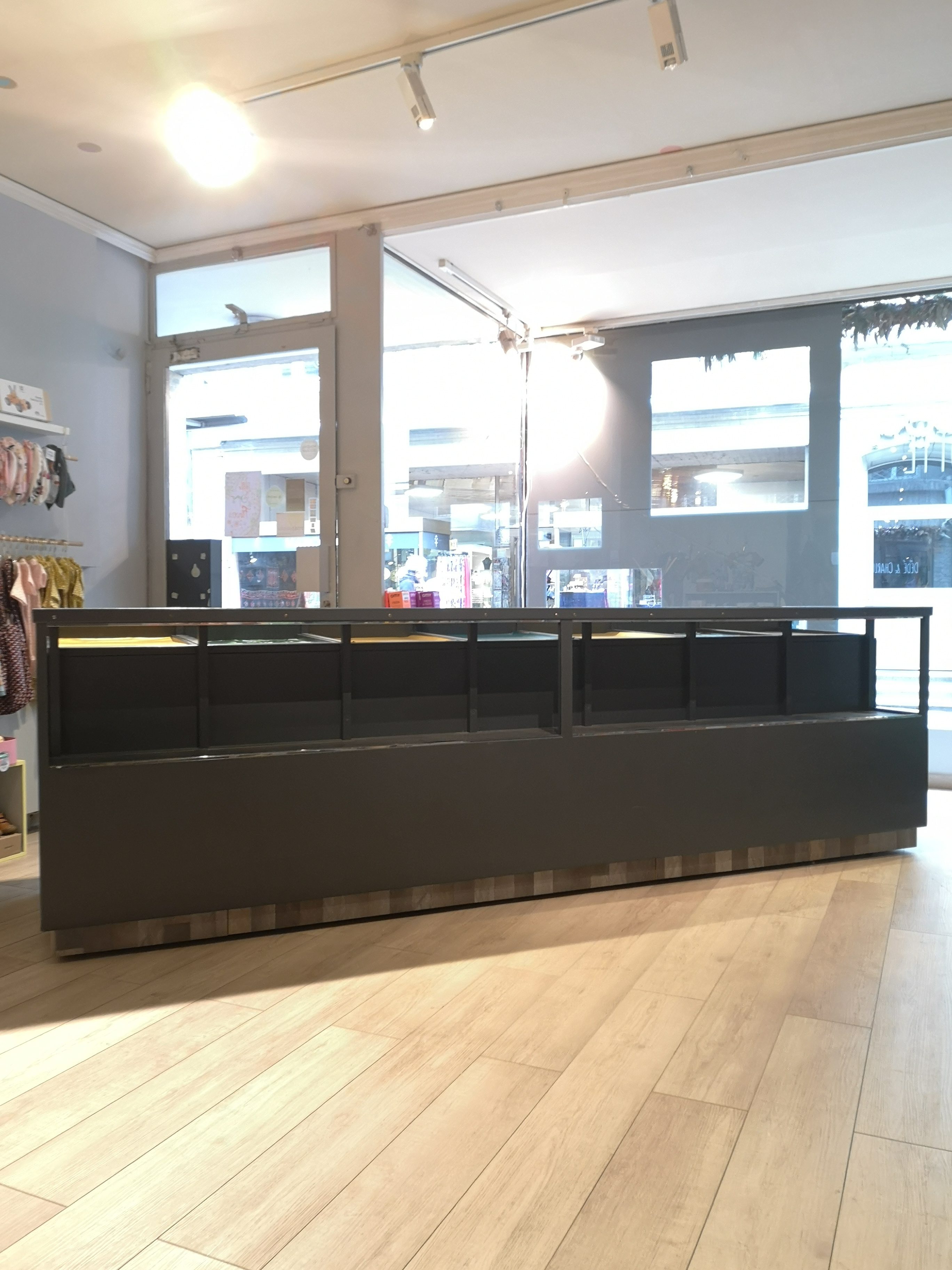 Grand comptoir de métier (3 mètres) – Image 7