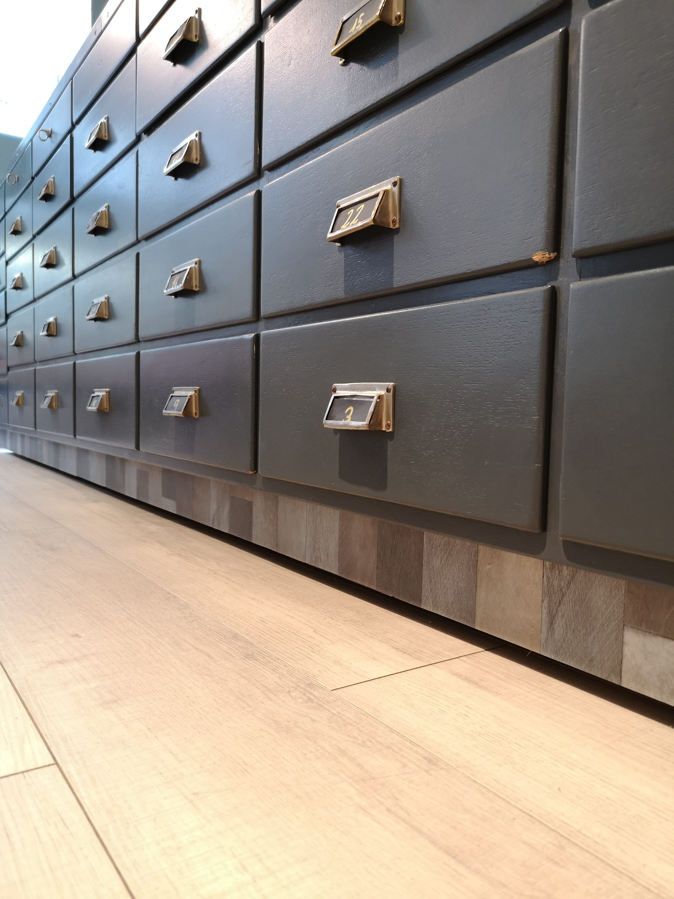 Grand comptoir de métier (3 mètres) – Image 16