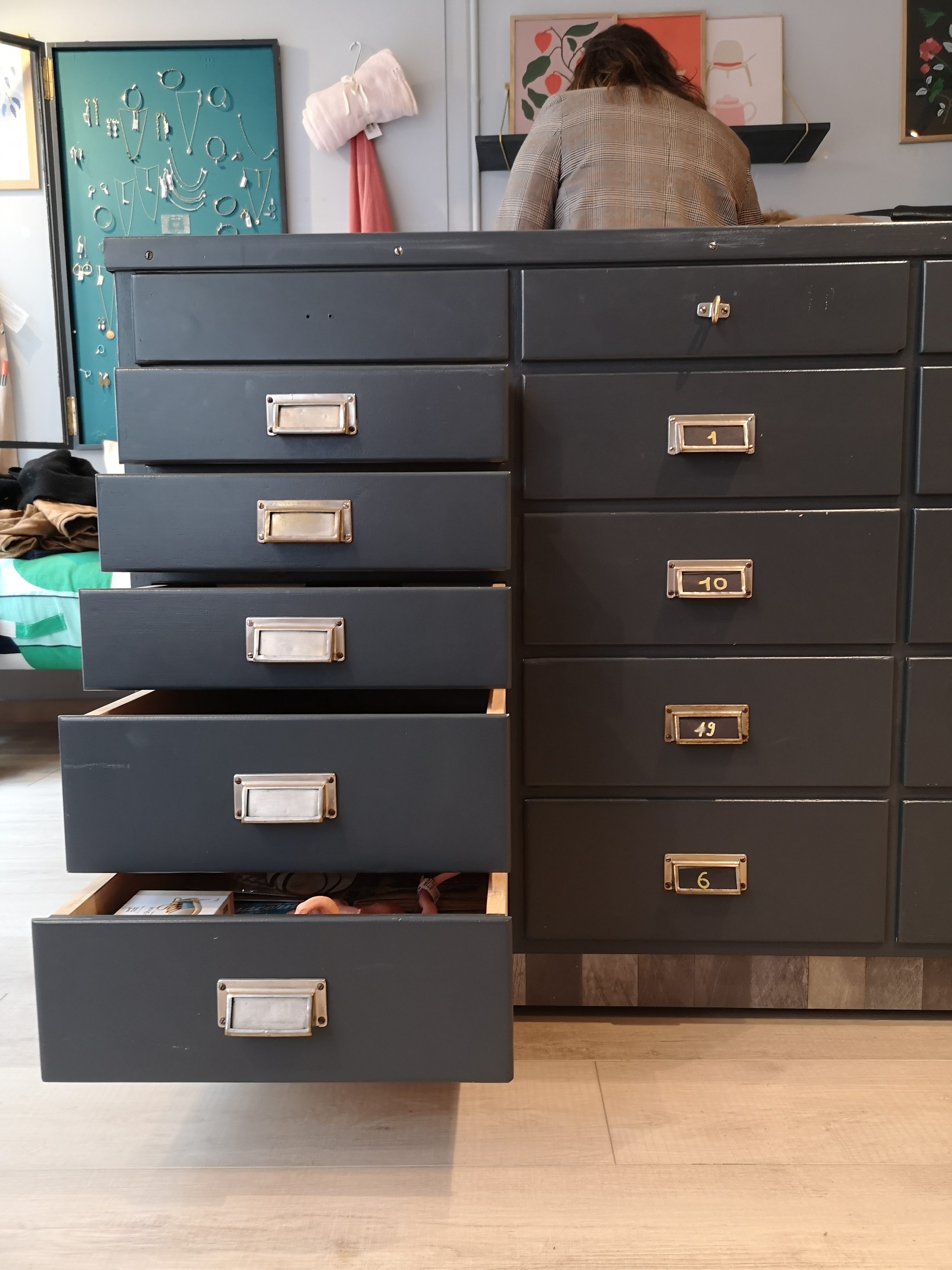 Grand comptoir de métier (3 mètres) – Image 20