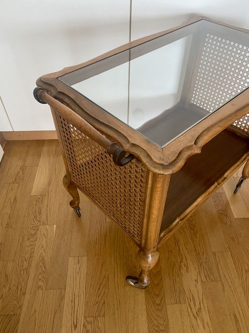 Desserte à roulettes en bois et cannage – Bild 3
