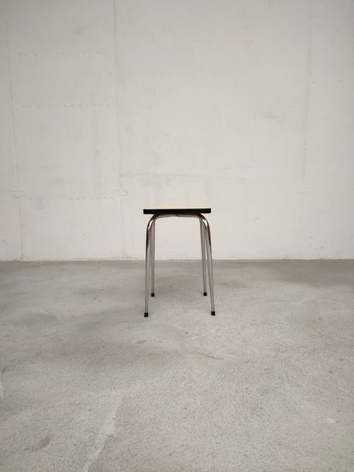 Tabouret en formica – Image 6