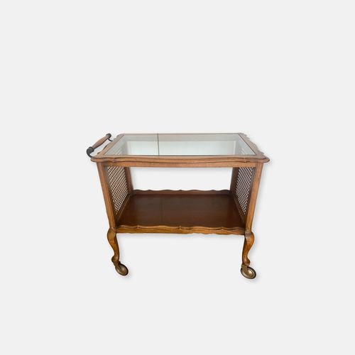 Desserte à roulettes en bois et cannage