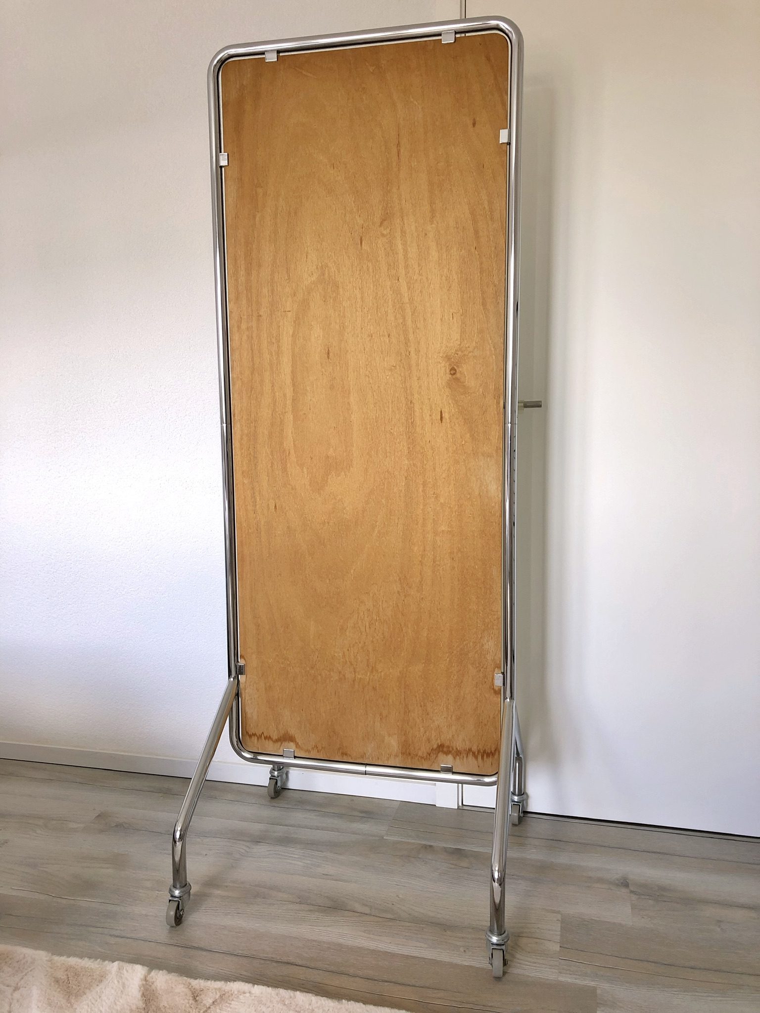 Grand miroir vintage sur roulettes – Image 3