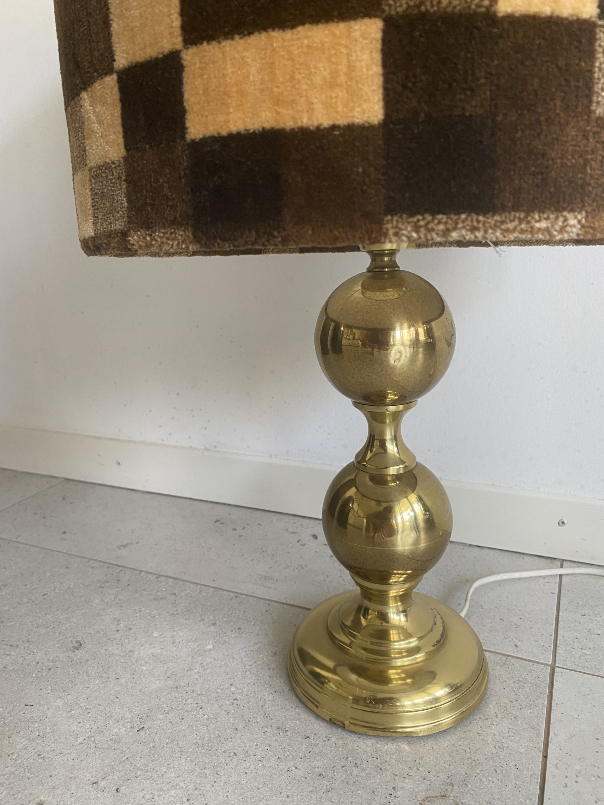 Lampadaire vintage en velours 70's – Image 6