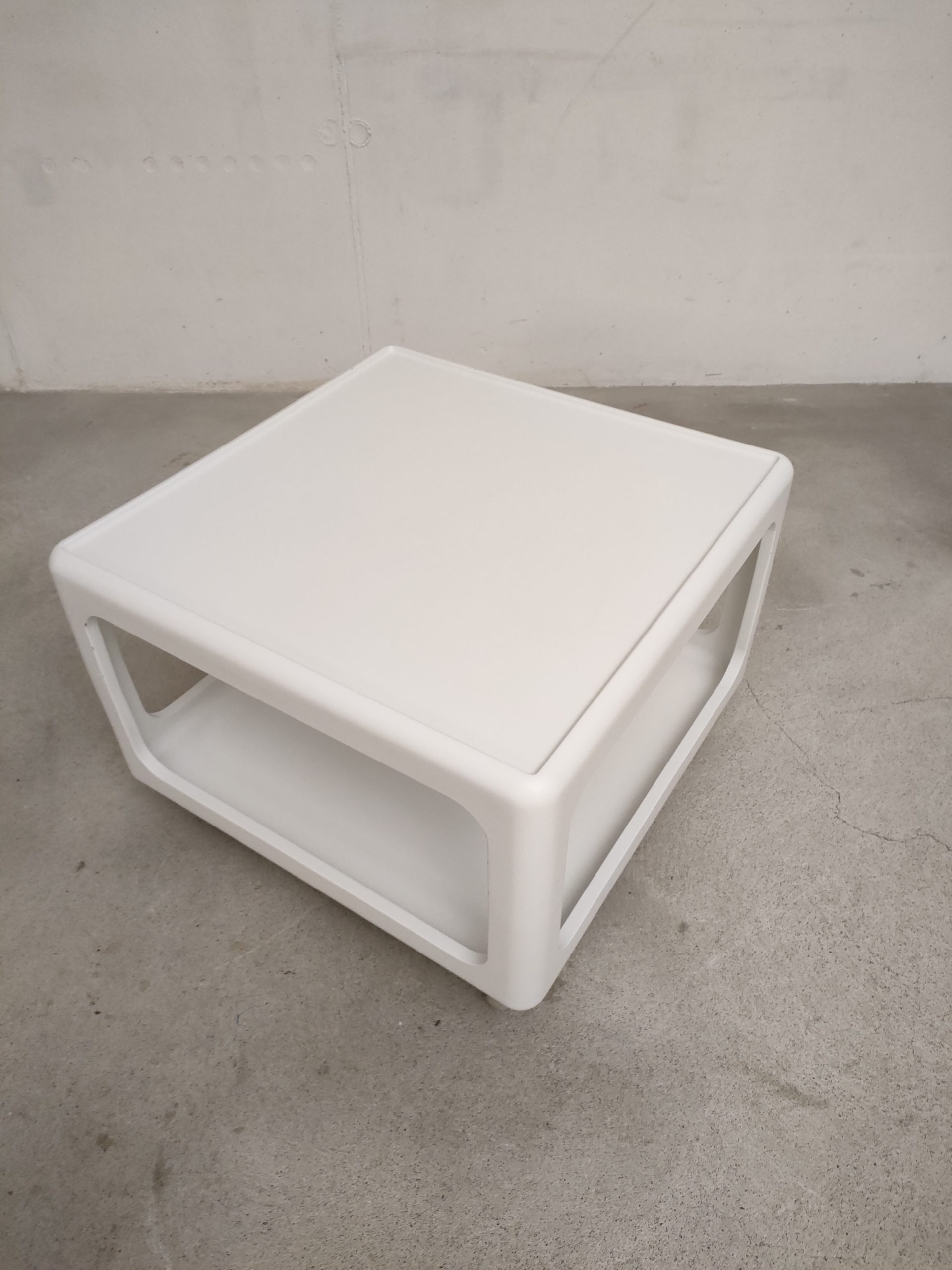 Table basse Spage Age pour Horn Collection – Image 4