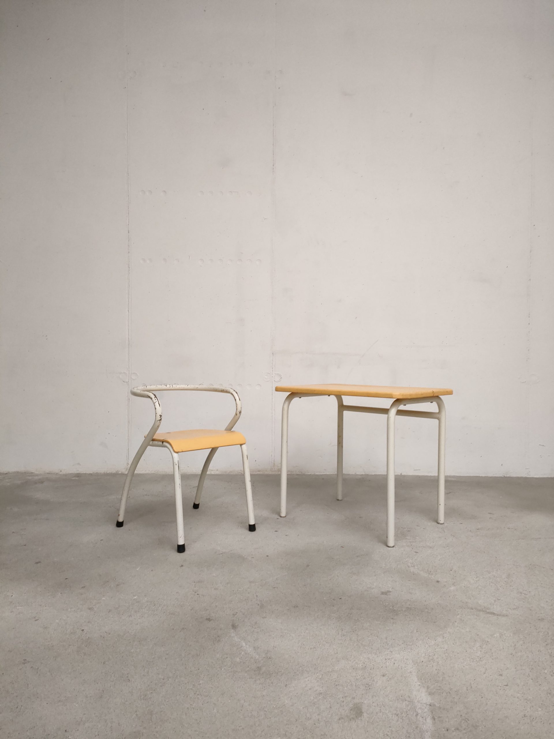 Chaise et bureau d'enfant – Image 2