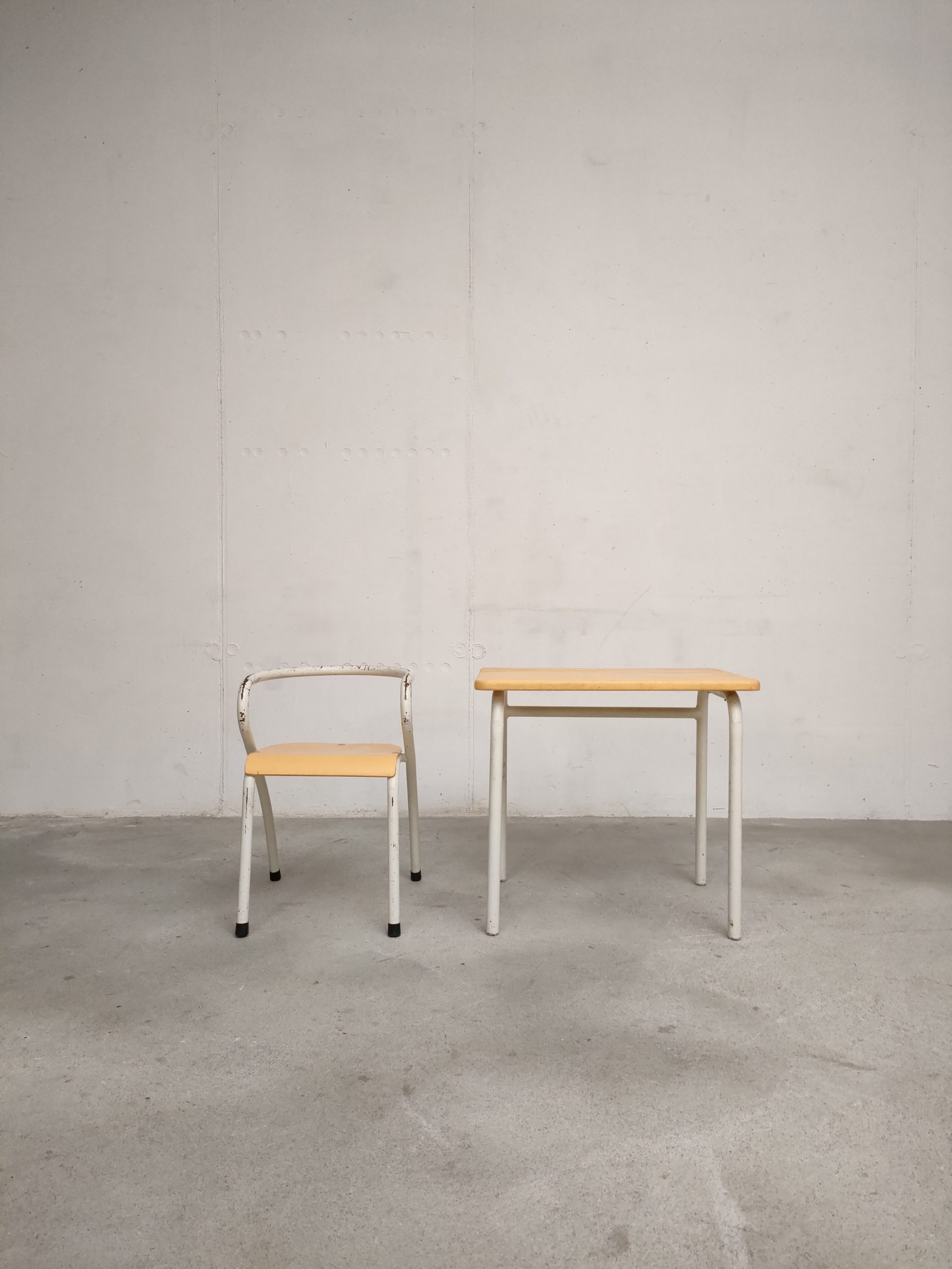 Chaise et bureau d'enfant – Image 3