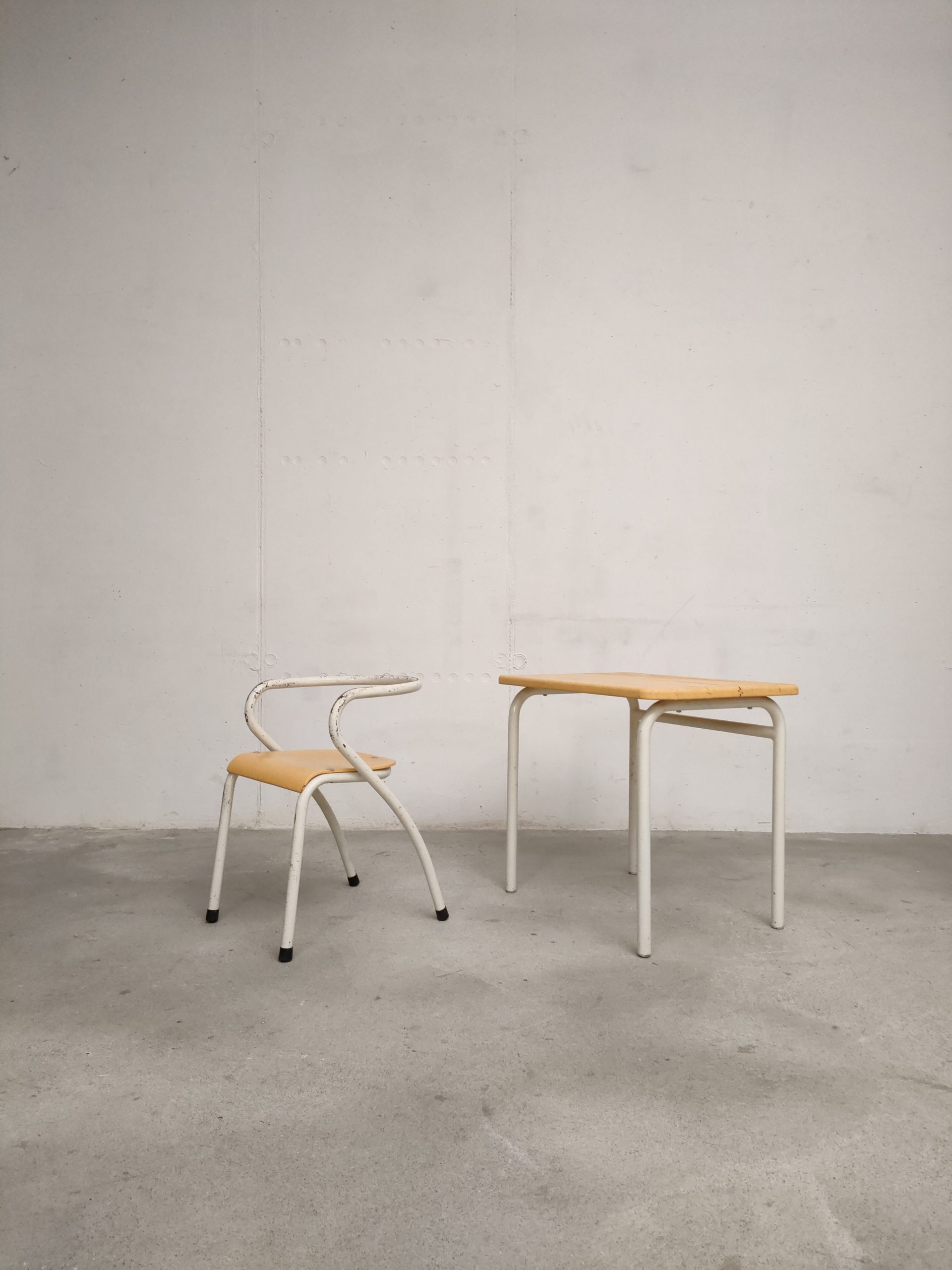 Chaise et bureau d'enfant – Image 4