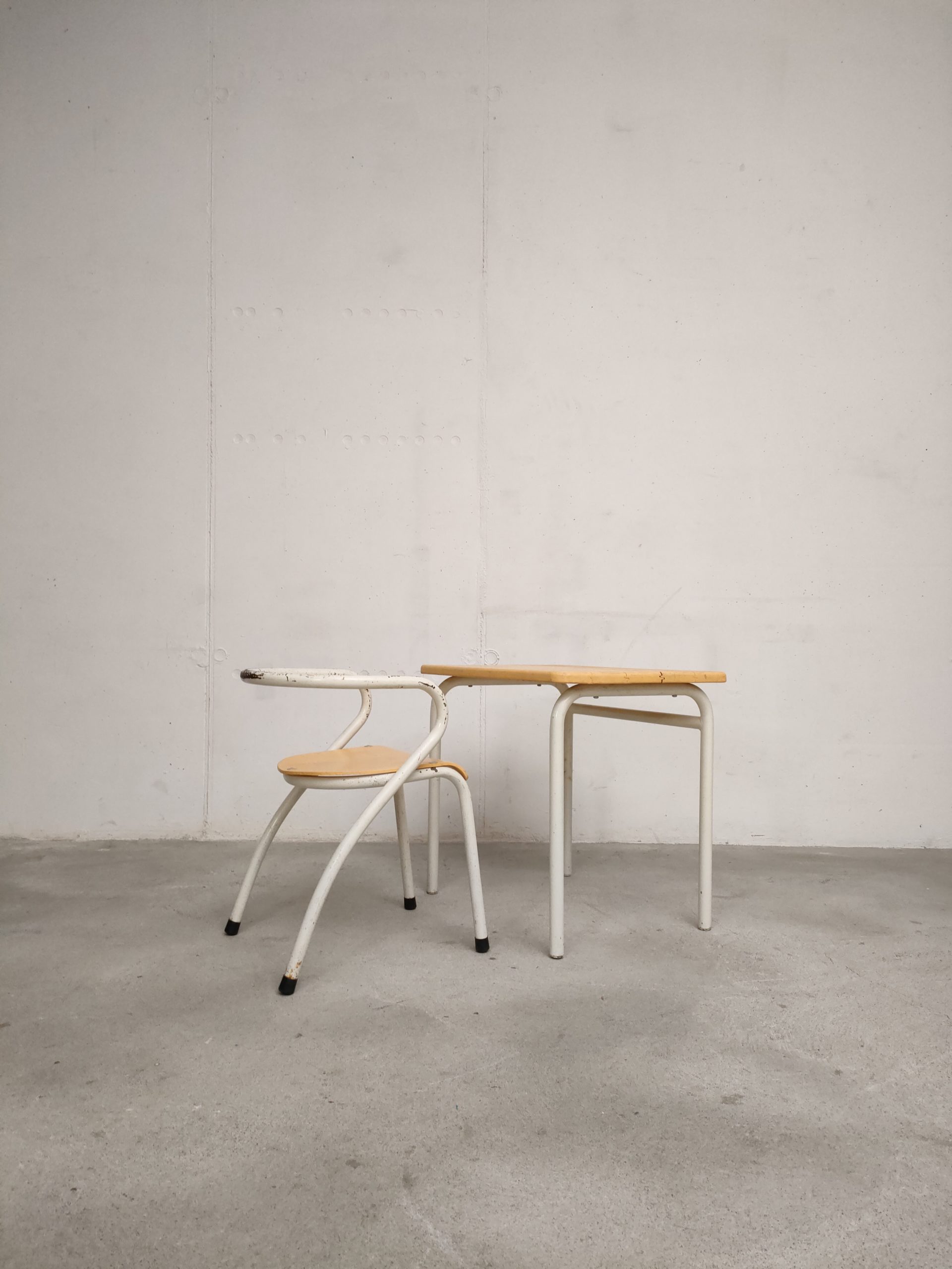 Chaise et bureau d'enfant – Image 8